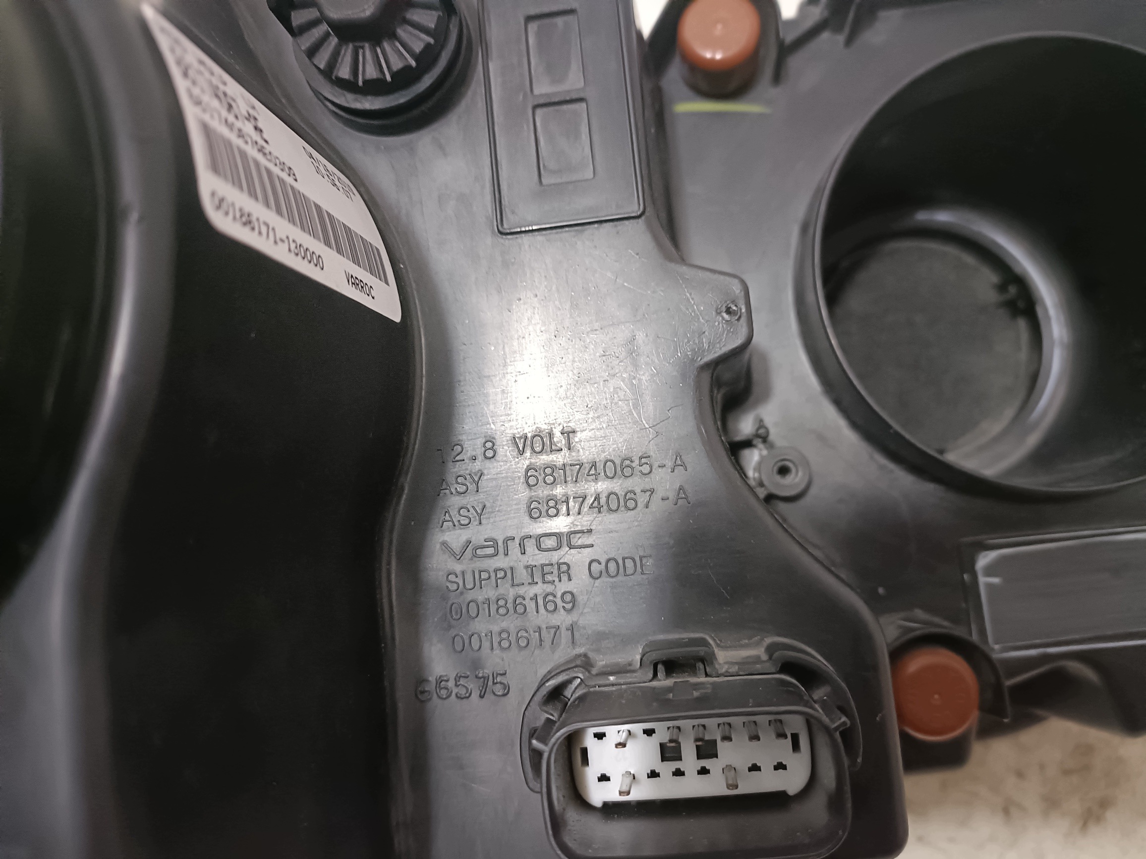 DODGE CHALLENGER 2019 REFLEKTOR licht KSENON vorne links 68174067AE