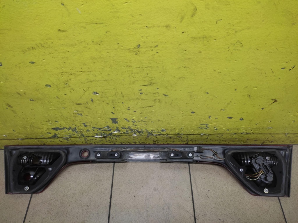 SEAT TOLEDO II couverture du capot arrière 1M5945225D