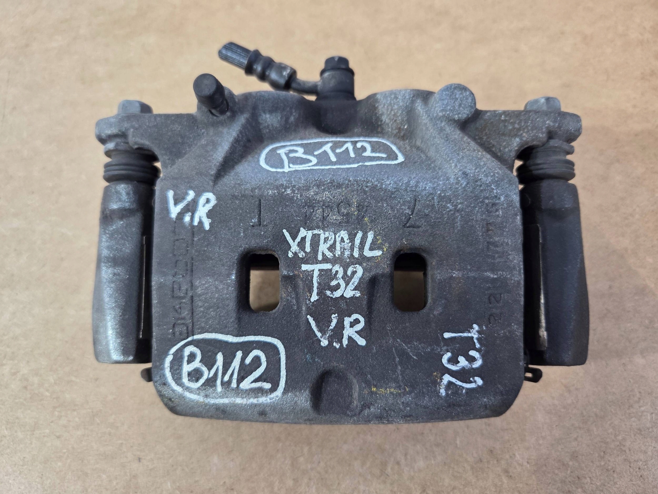 Nissan X-Trail T32 caliper brake front right (B112)