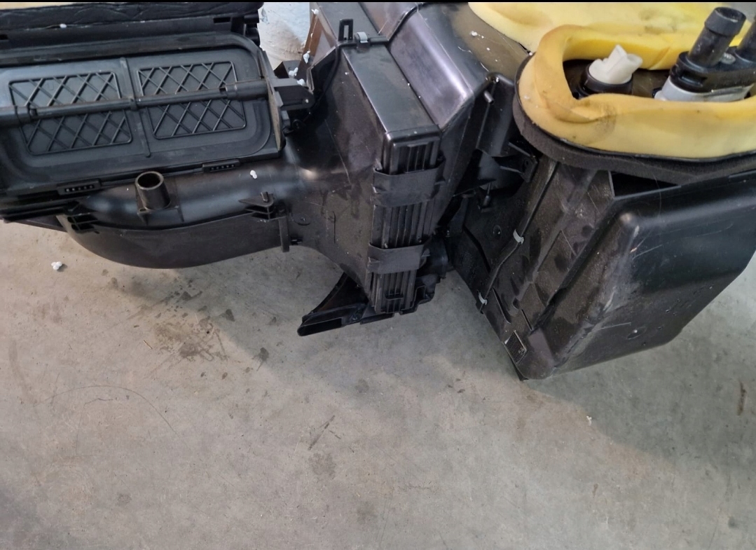 Audi A4 S4 B8 радиатор отопителя 8X1820001D