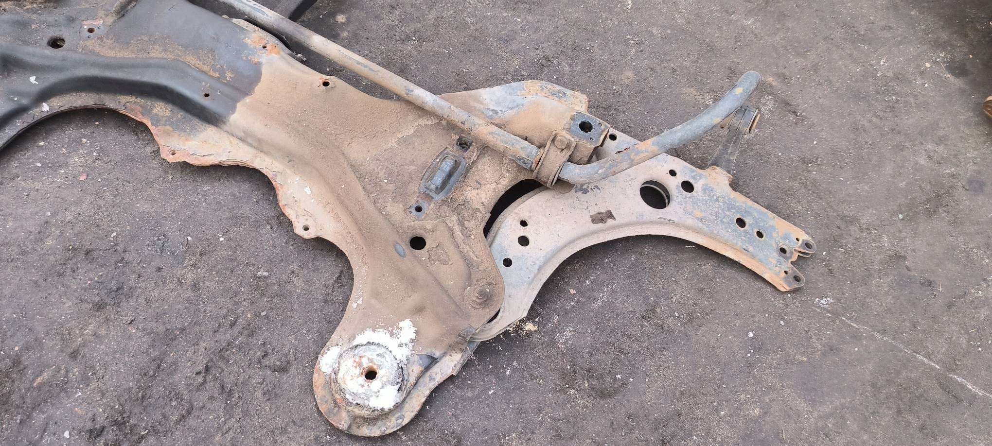 axle beam front VOLKSWAGEN GOLF IV