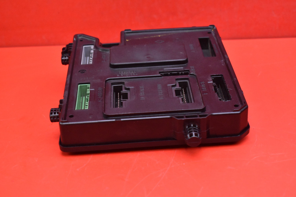 control unit module BCM 284B15986R S180098101 RENAULT MEGANE 3 III 1.5 DCI