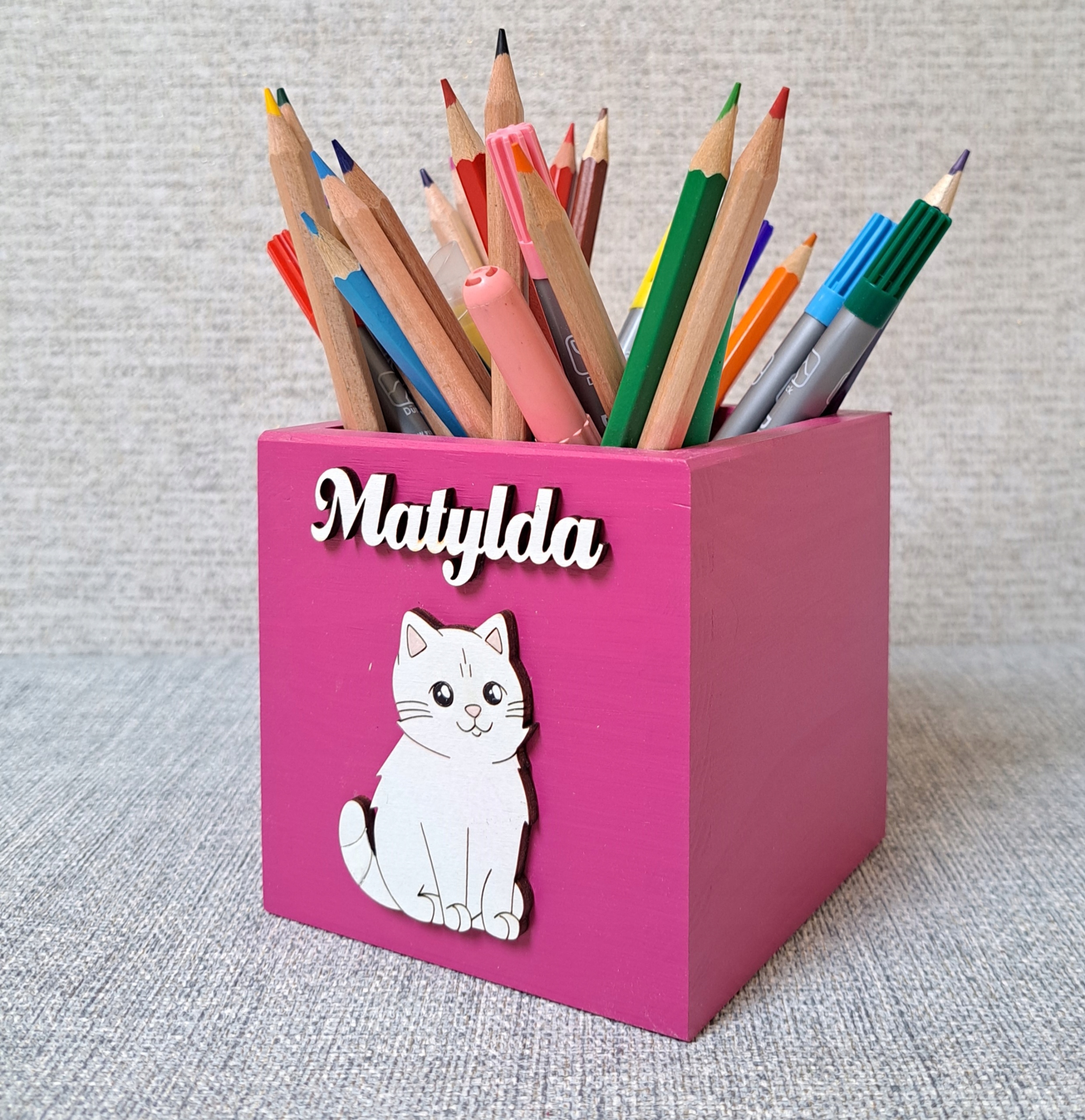 ORGANIZER PRZYBORNIK POJEMNIK NA KREDKI Z IMIENIEM Marka inny