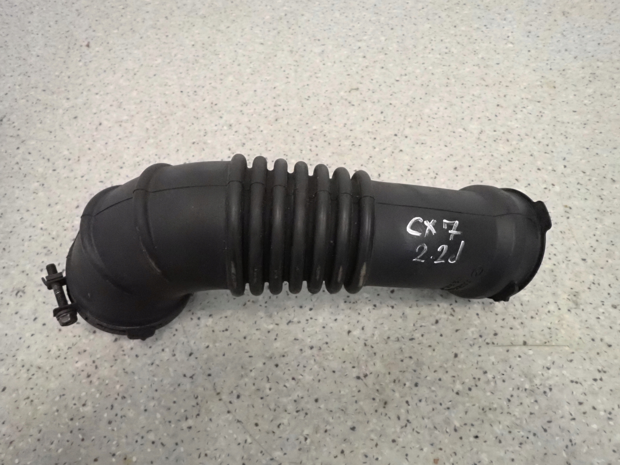 MAZDA CX-7 2.2 d 09-воздуховод интеркулера