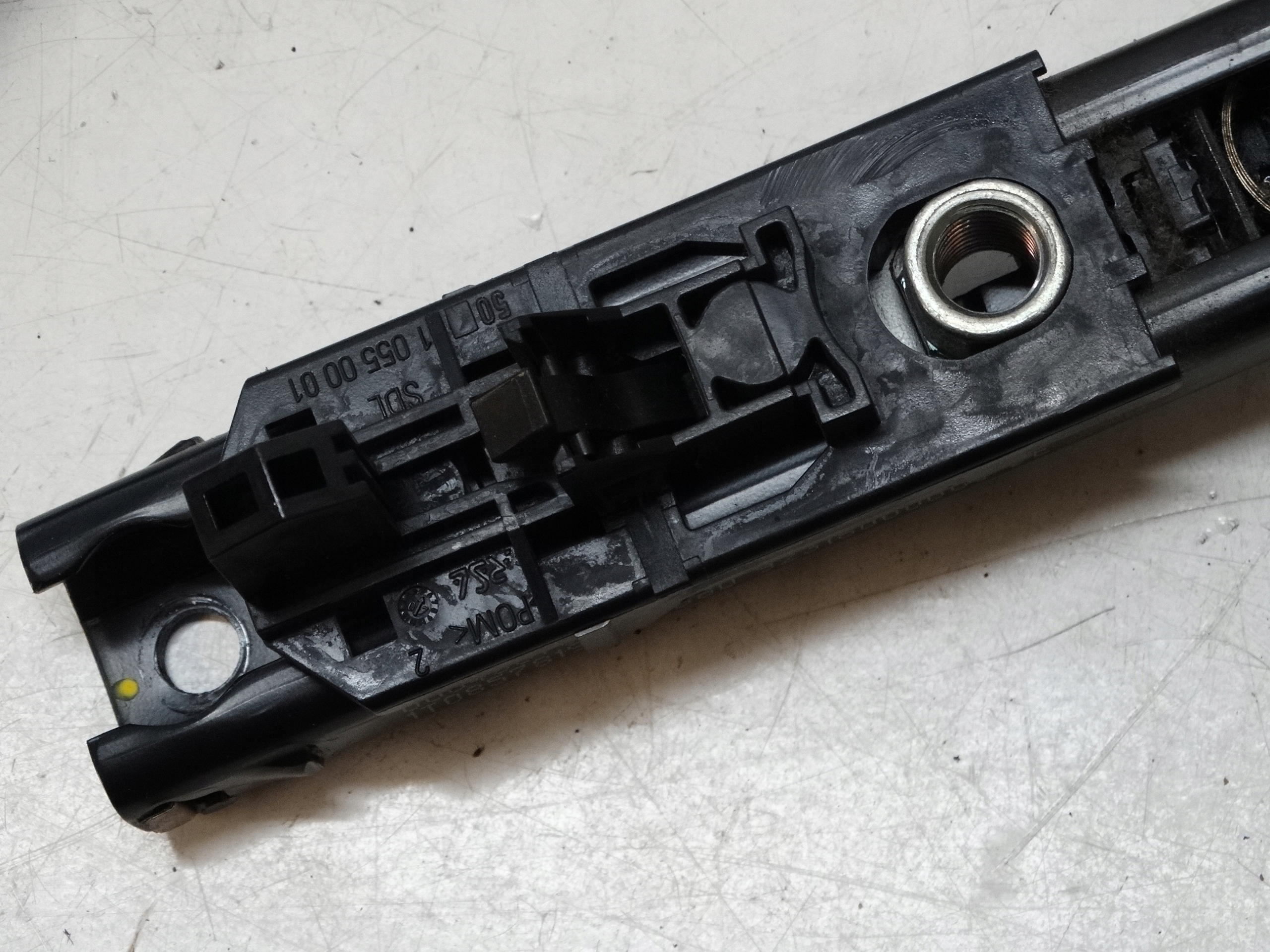 holder rail supports right OCTAVIA II 1T0857819