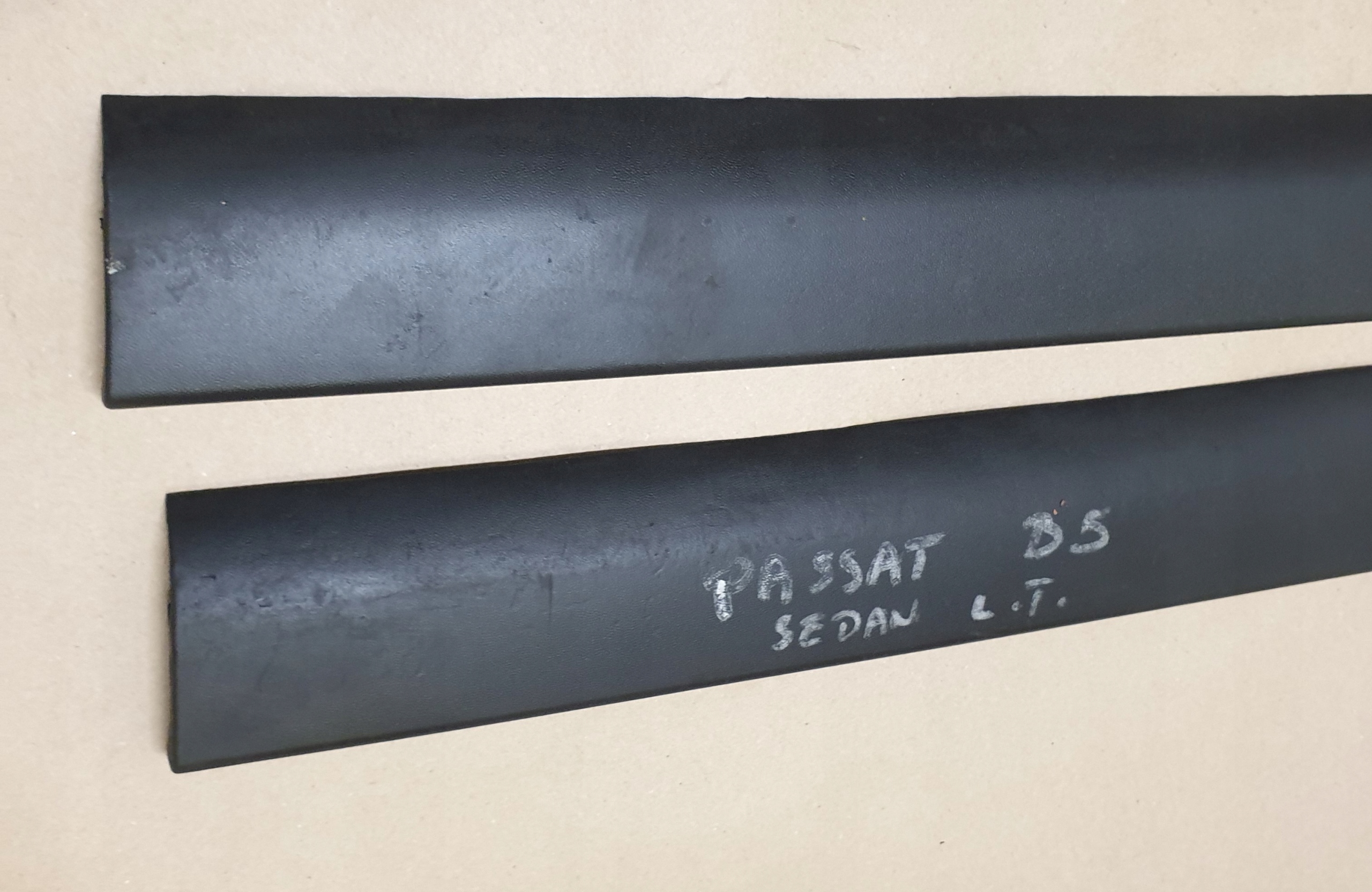 moulding door left rear part VW PASSAT B5 3B OE