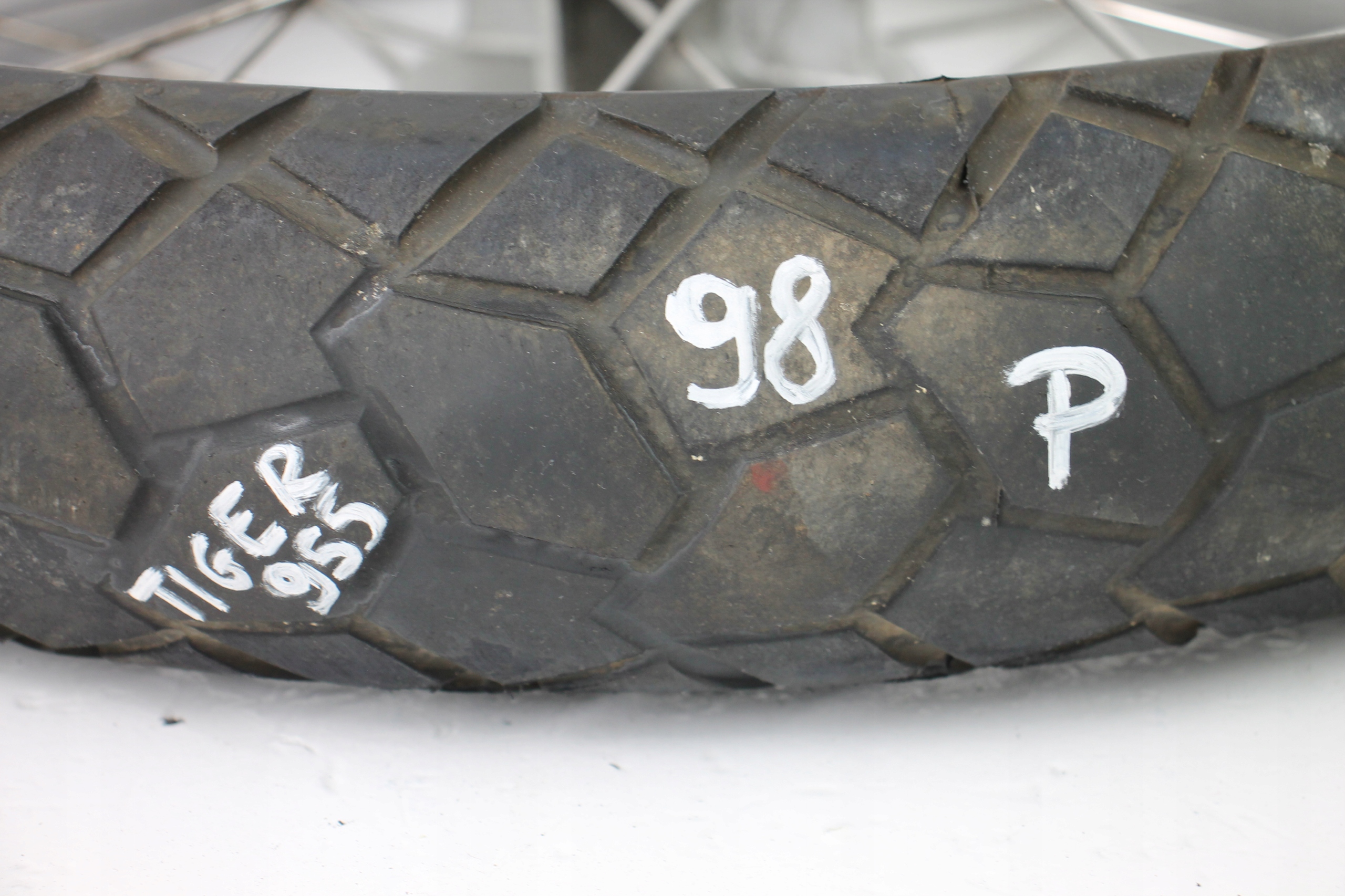 TRIUMPH KIT 955i 01-06 передний обод