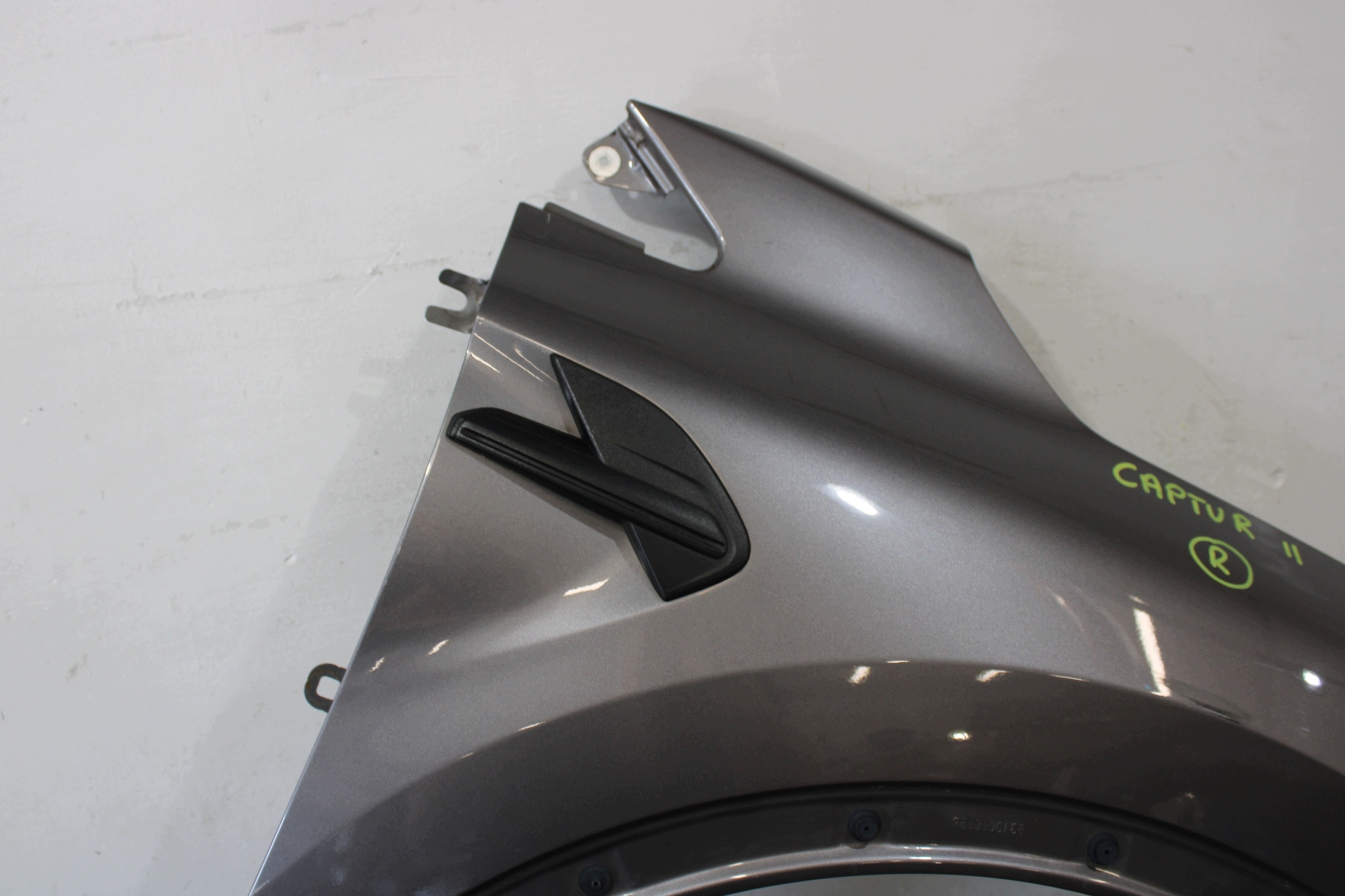 fender right front right front RENAULT CAPTUR II 2