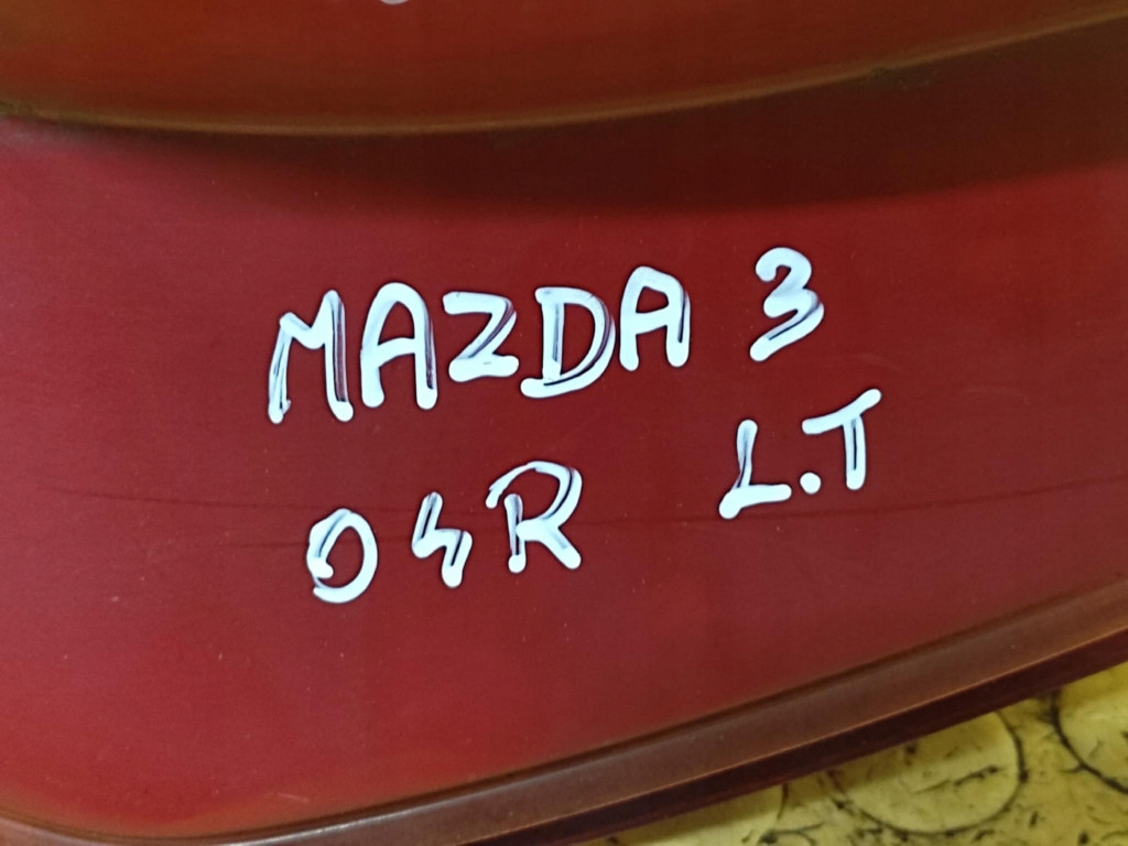 MAZDA 3 Licht links heck