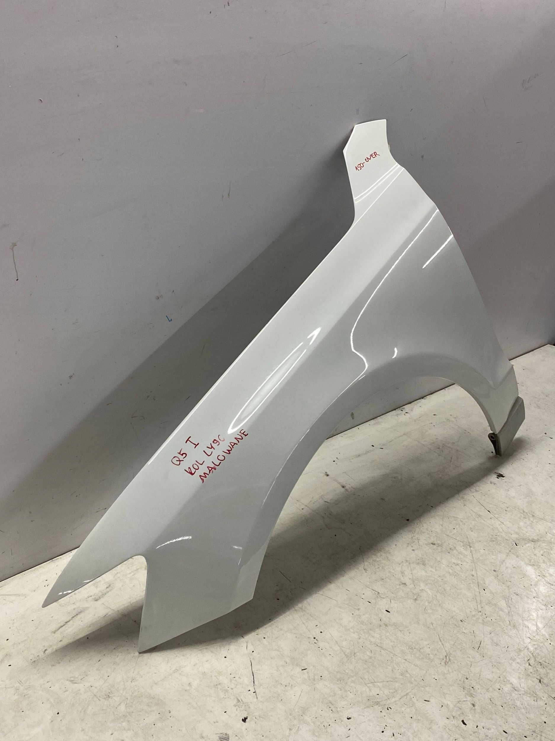 fender left front left front AUDI Q5 8R before lift colour LY9C