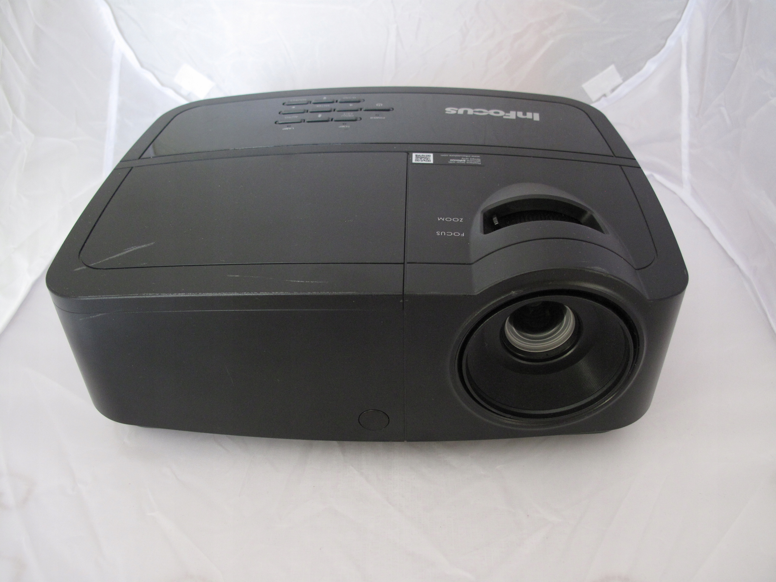 PROJEKTOR RZUTNIK INFOCUS 3200ANSI HDMI XBOX PS4 Żywotność lampy w trybie ekonomicznym 6000 h