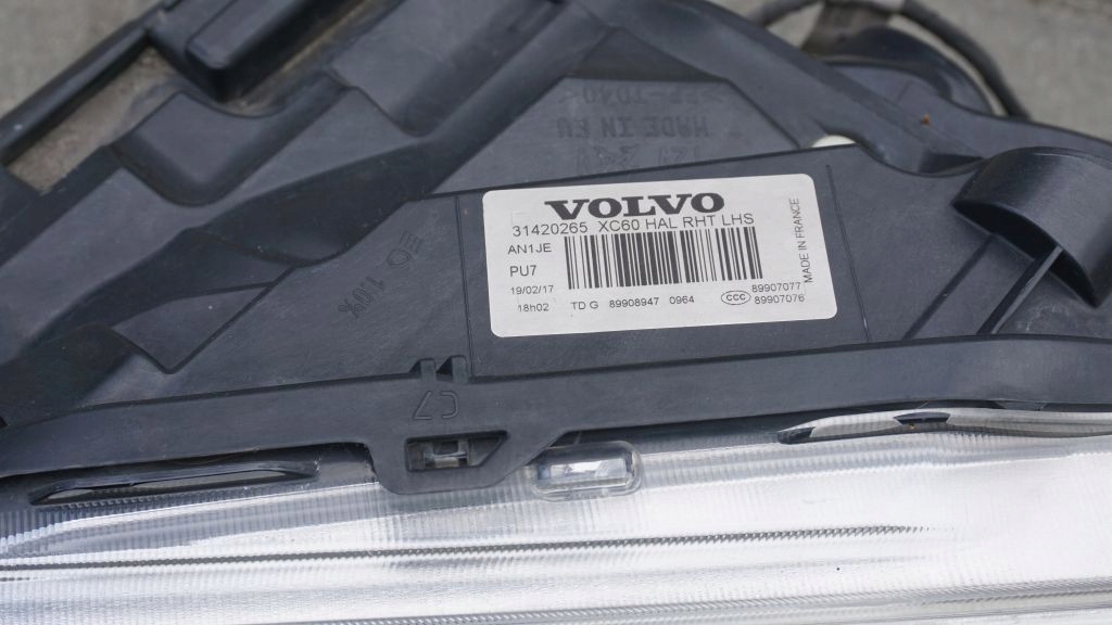 VOLVO XC60 LIFT - REFLEKTOR light left front H7