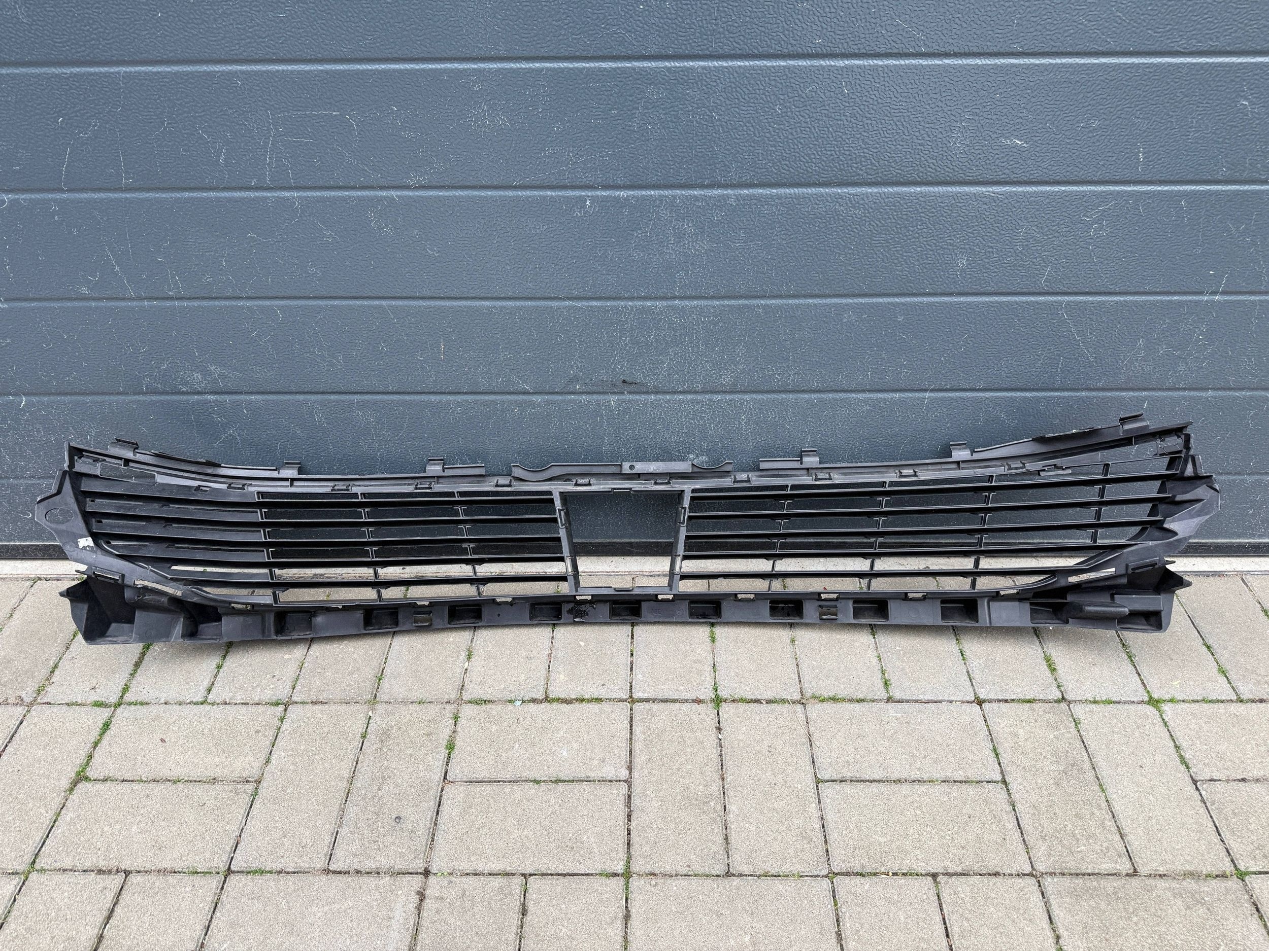 PEUGEOT 508 II grid front bumper grille below RADAR