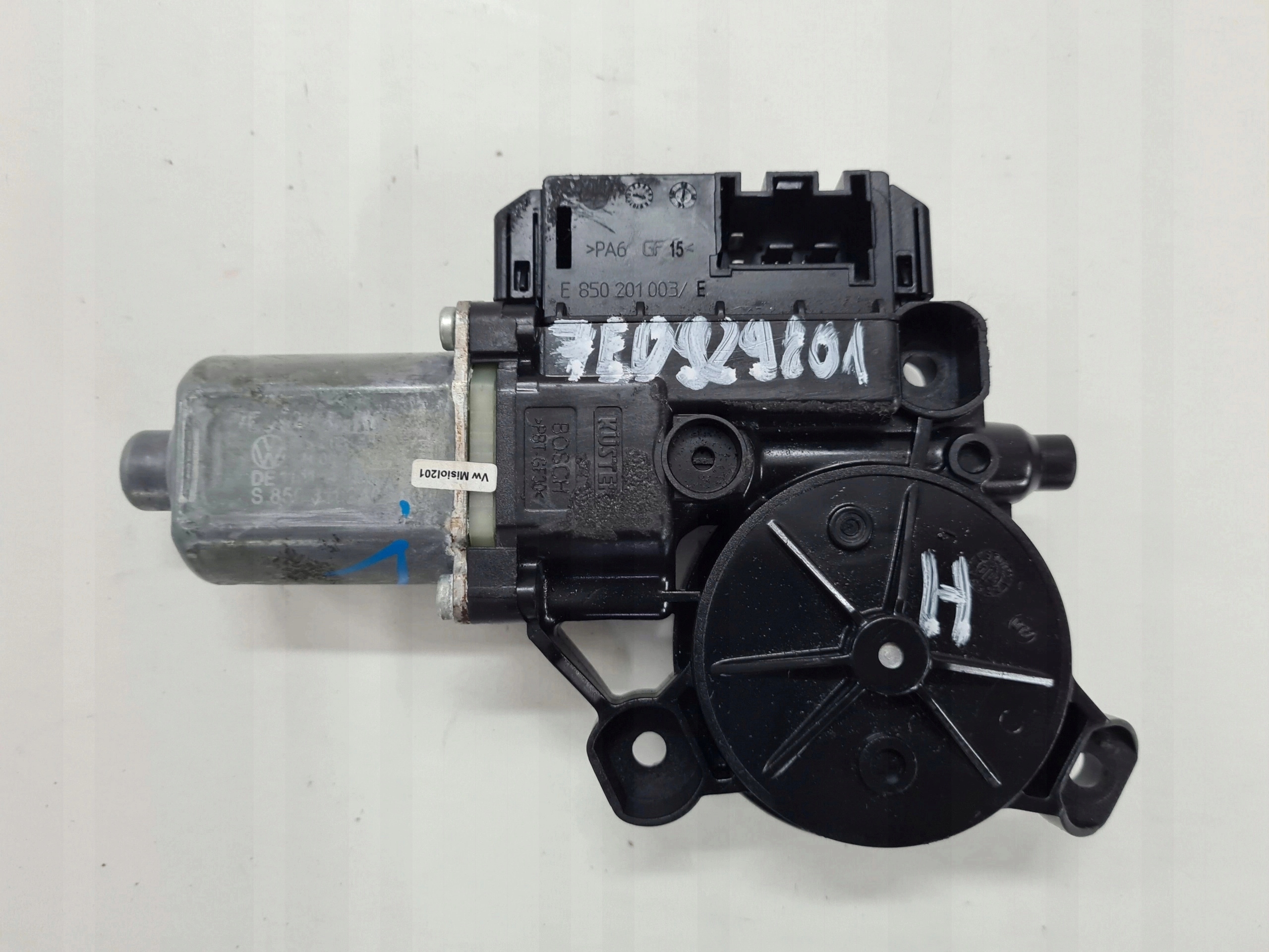 VW T5 LIFT silniczek szyby lewy przód 7E0959801H