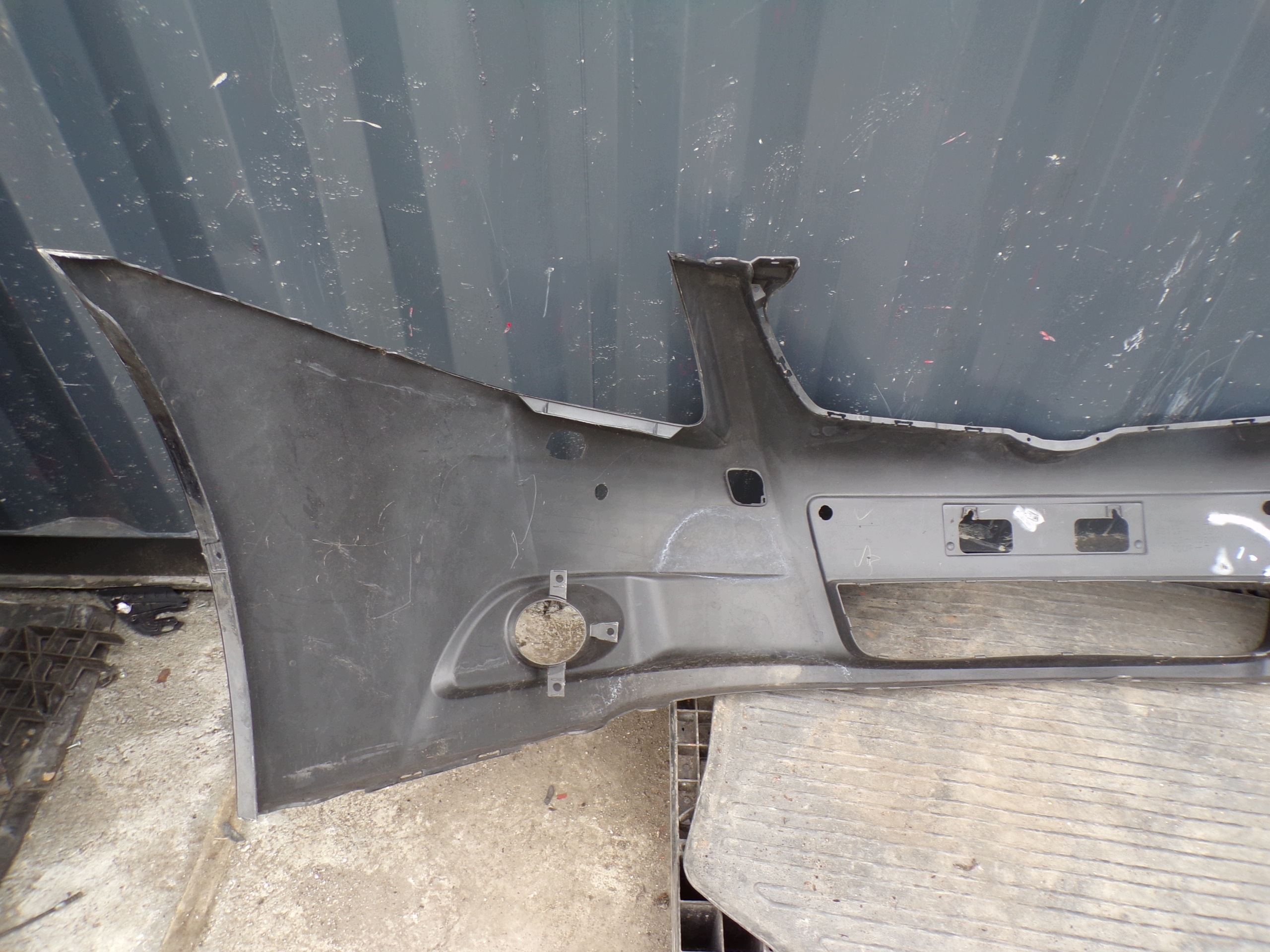 front bumper front TOYOTA AVENSIS T27 (R1)