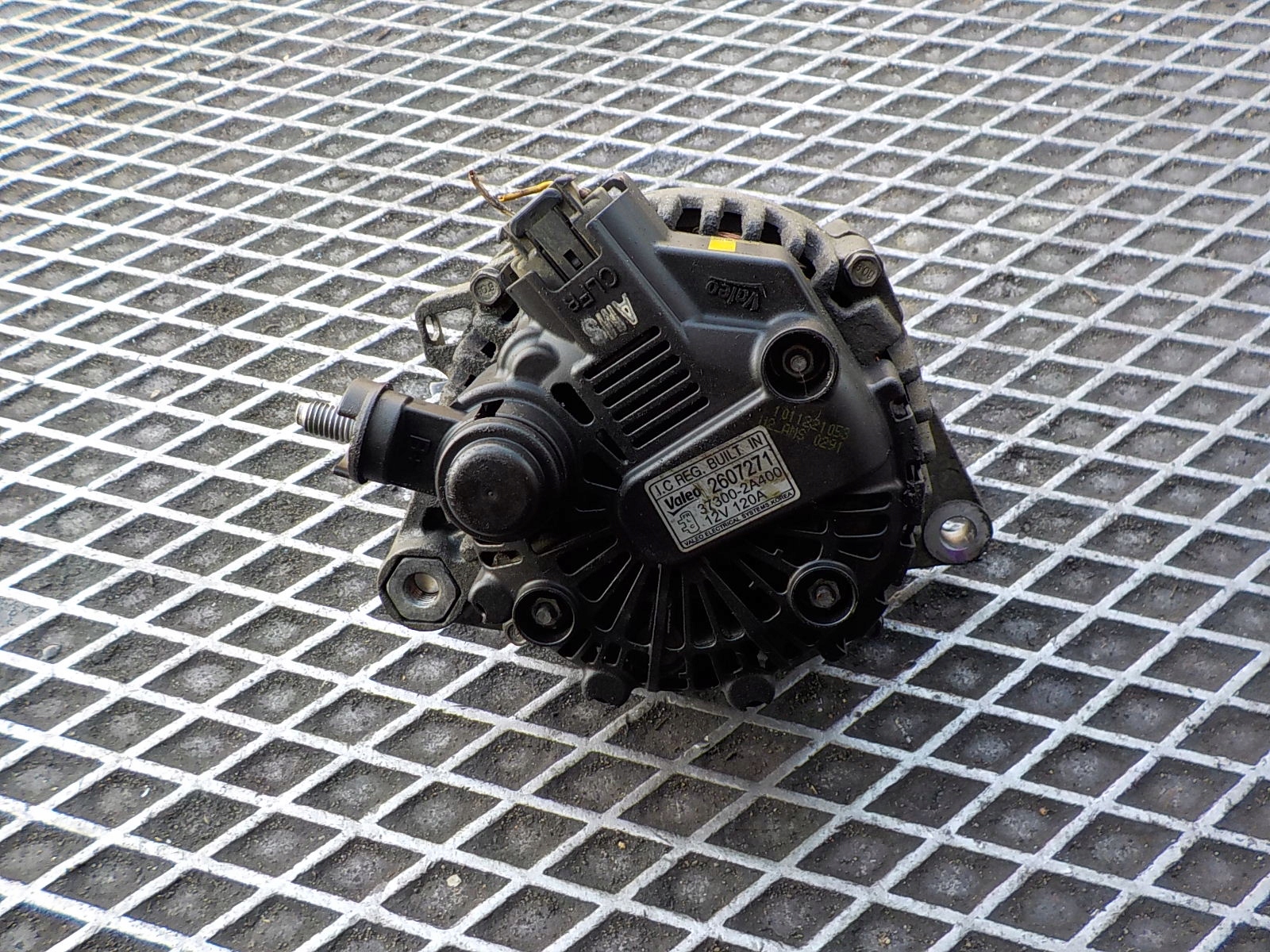 HYUNDAI I20 1.4 CRDI ALTERNATOR 37300-2A400 2607271