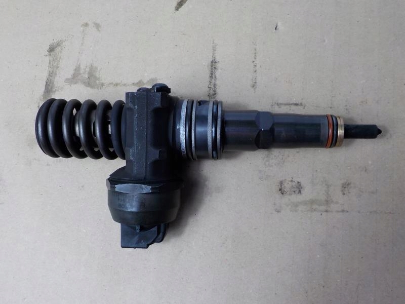 VOLKSWAGEN PASSAT B5 Pumpedüse 038130073 AH