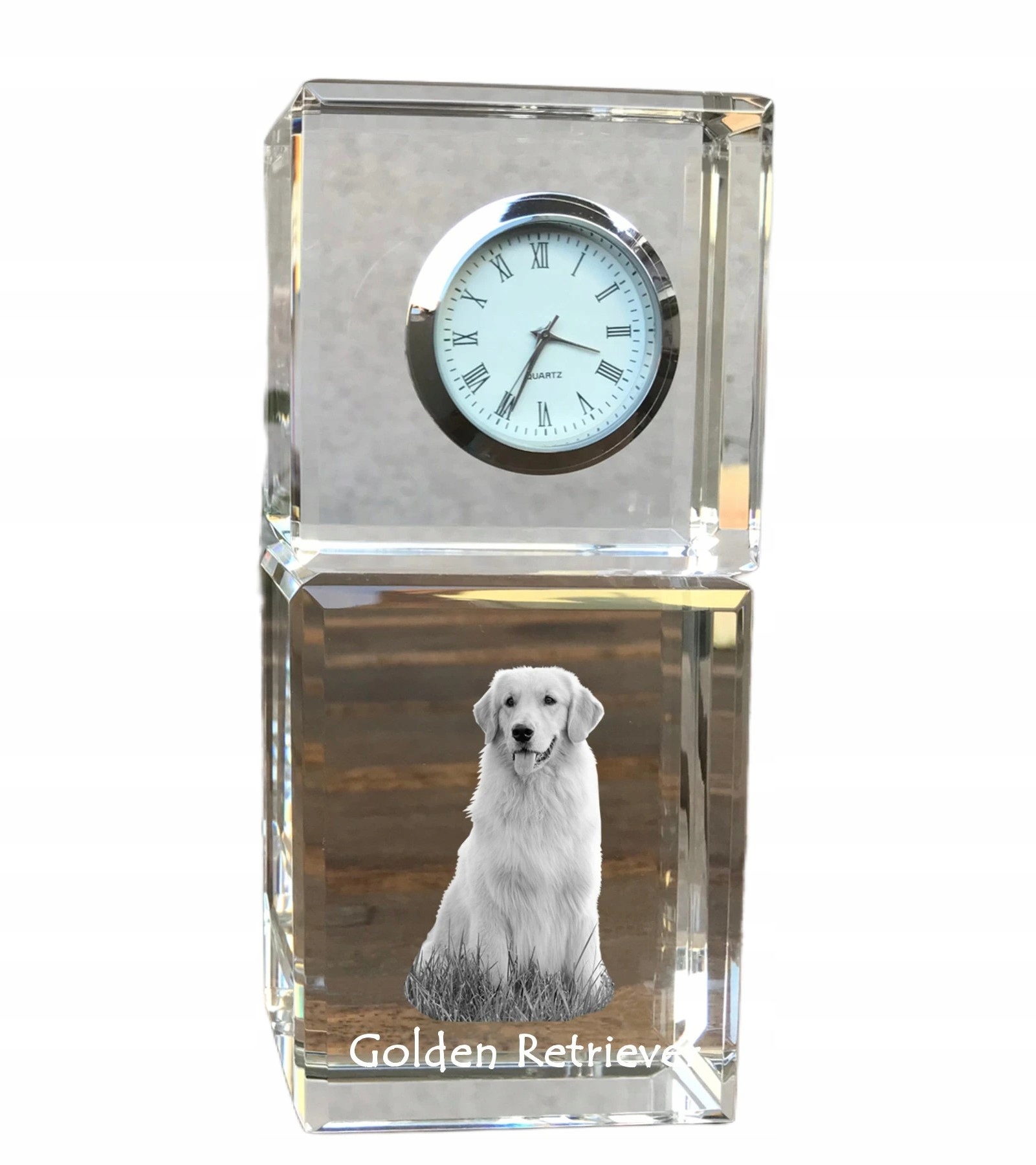Zlatý retriever s krištáľovými hodinami na stôl so psom, s vašou fotografiou