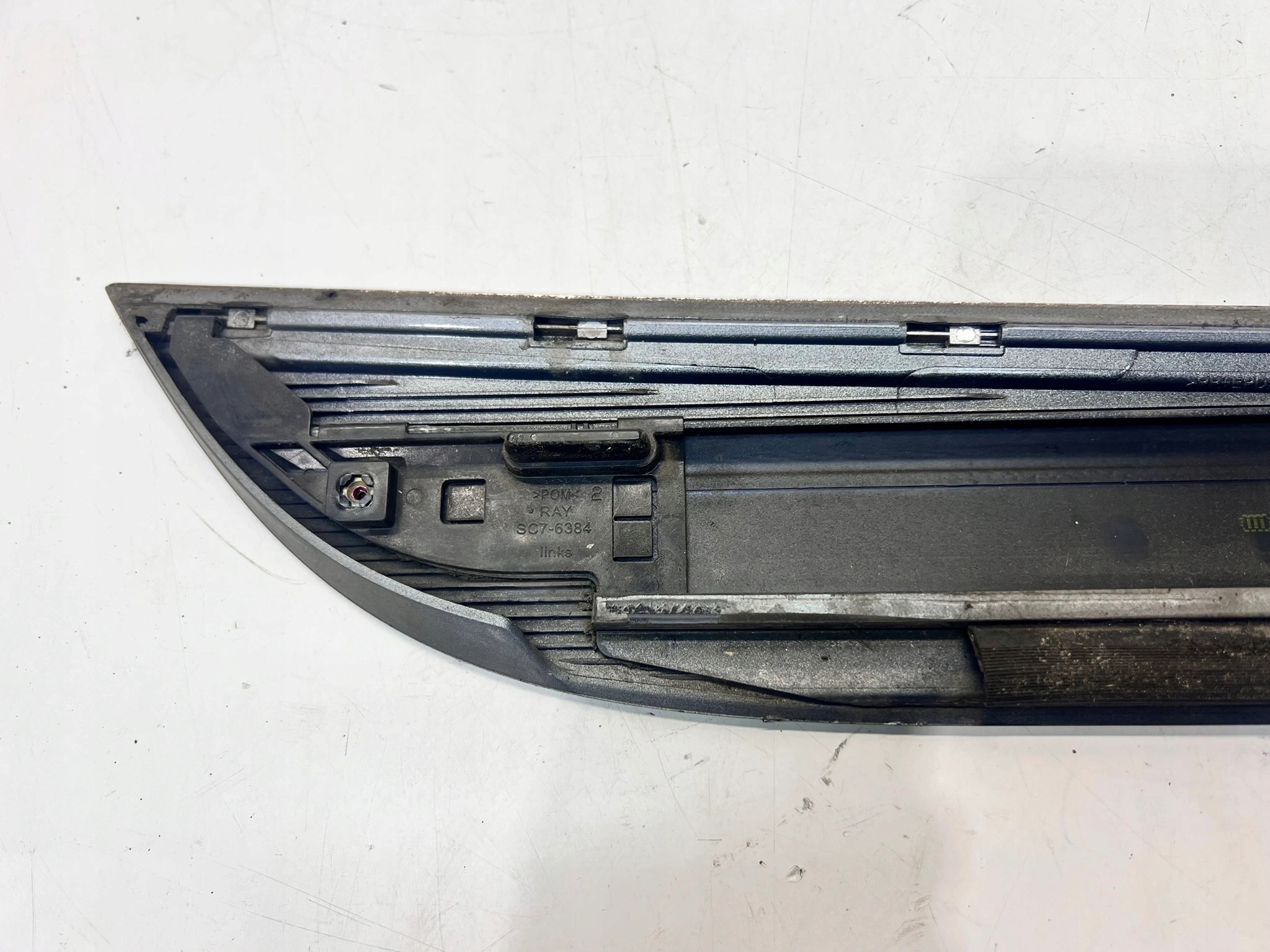 moulding door lower left rear part AUDI A6 C6 LY7G