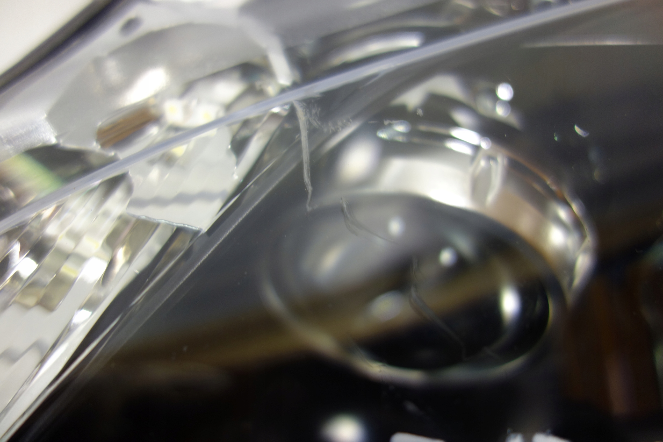 ASTON MARTIN VANTAGE V12 2010-2016 LIFTING LAMPY PRZEDNIE XENON Rodzaj świateł mijania Ksenonowe