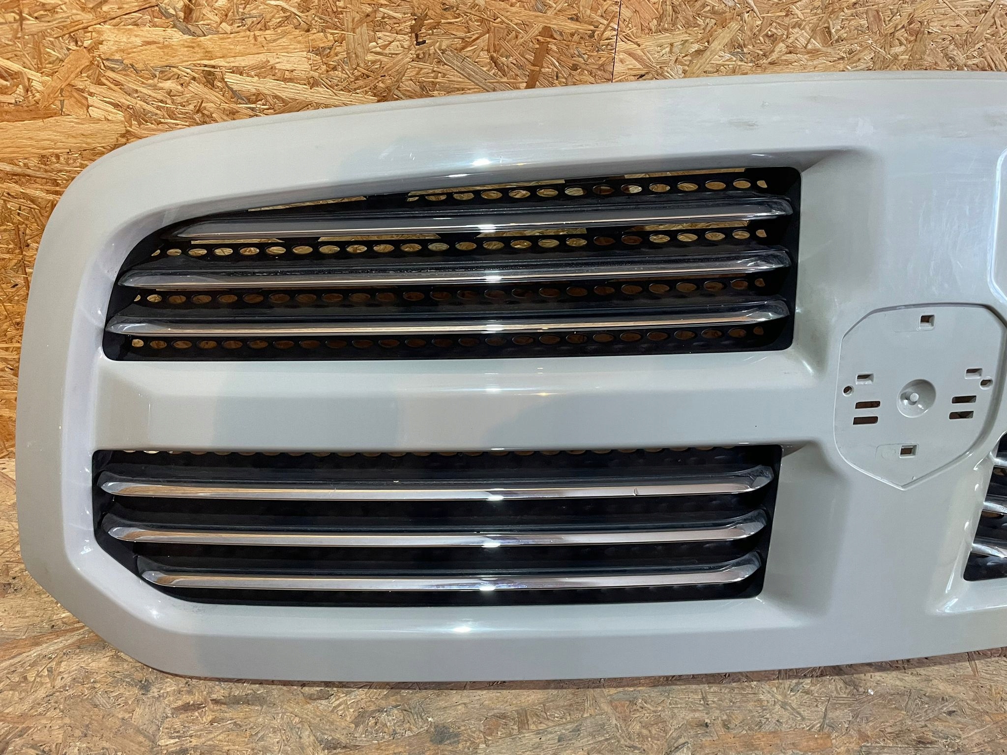 Dodge RAM 1500 atrapa grill 2013- ** NOWY ORYGINAŁ Producent części Dodge