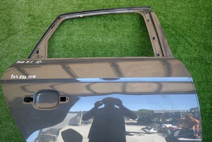 AUDI A1 8X 10- door right rear. rear part
