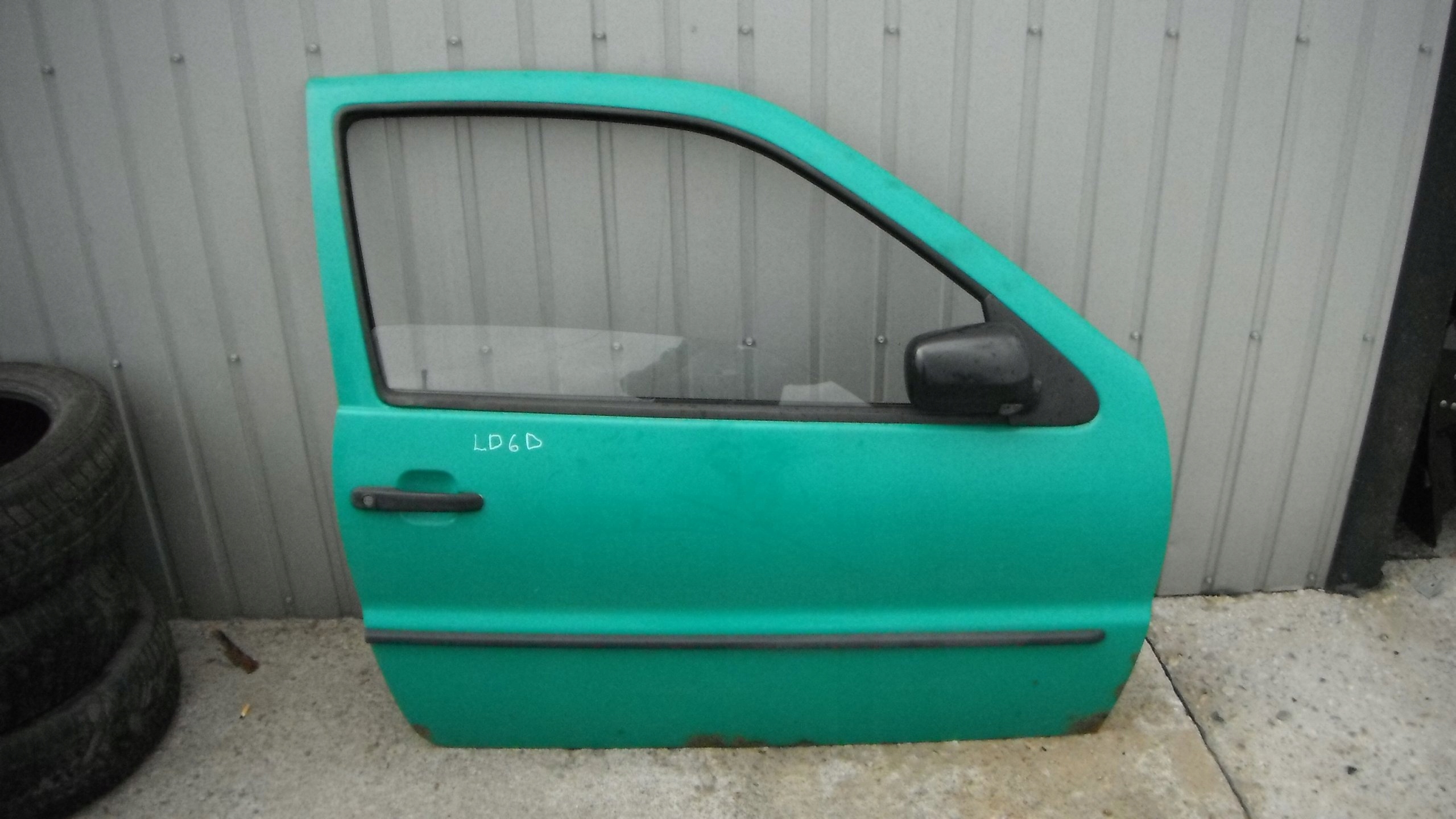 VW POLO 6N 6N0 3D 94- LUSTERKO PRAWE - CZARNE