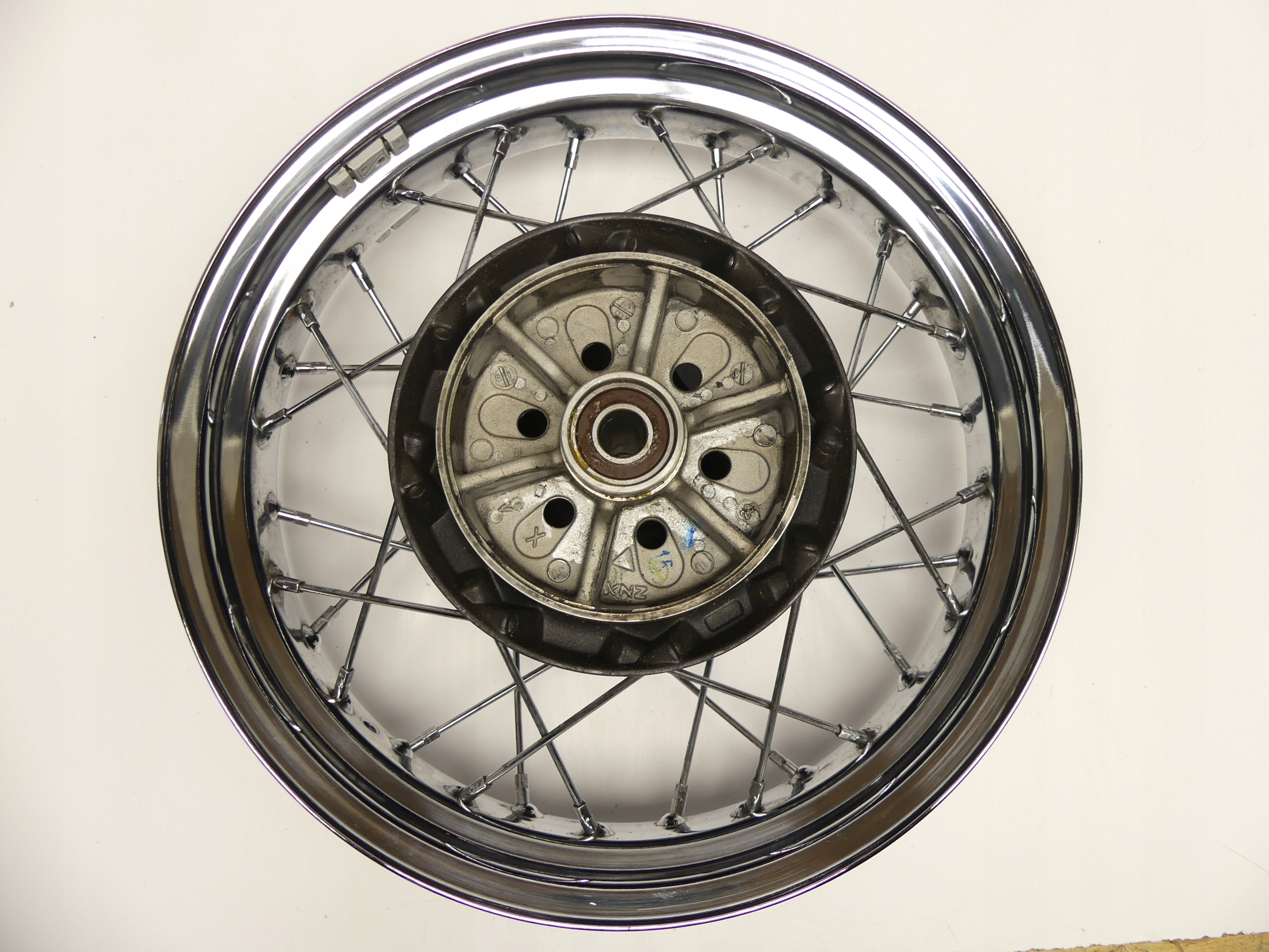 FELGA TYŁ TYLNA SZPRYCHY TRIUMPH BONNEVILLE BOBBER Model BOBBER