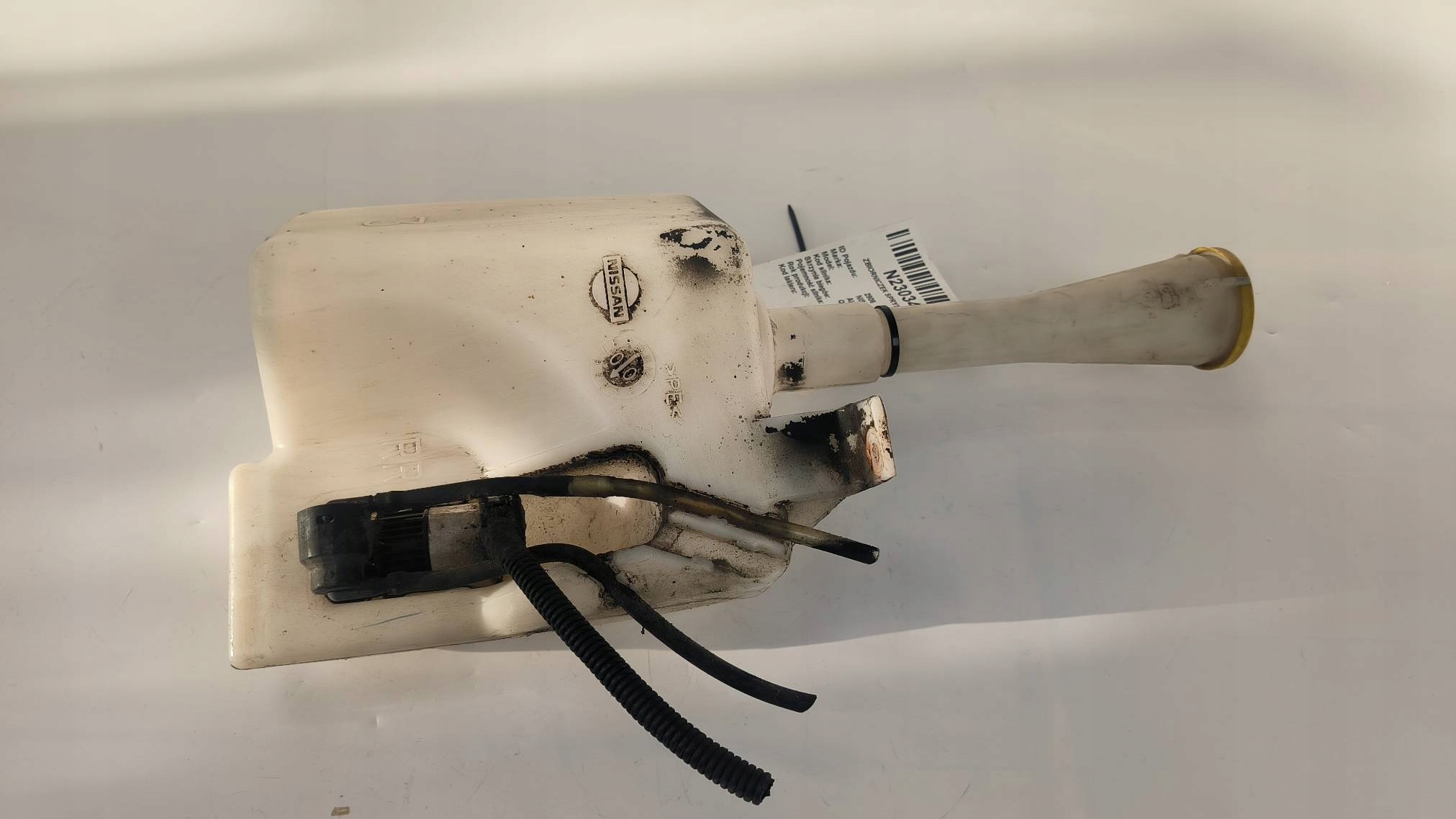 washer fluid tank NISSAN ALMERA