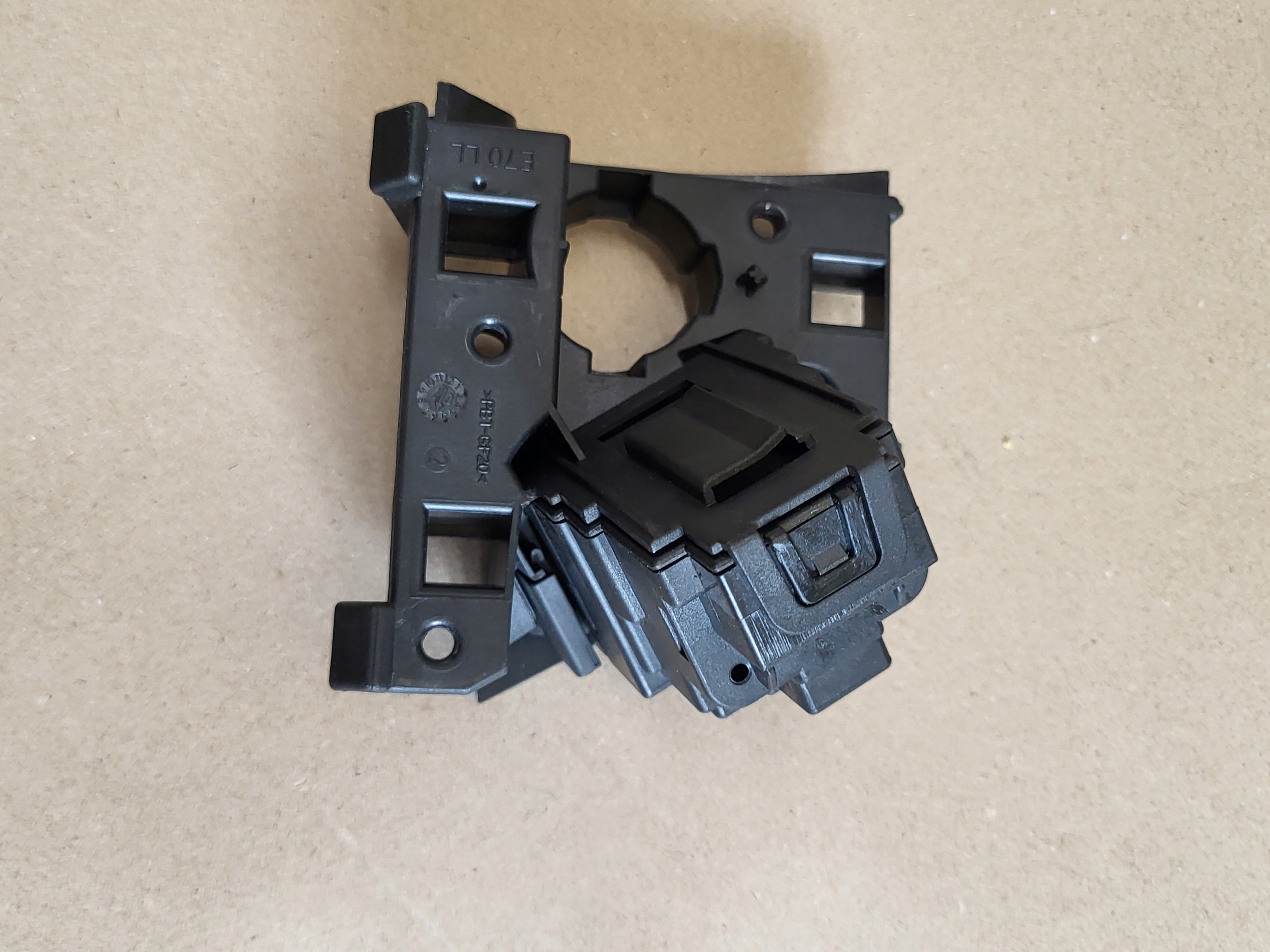 ignition console holder BMW X5 E70 X6 E71 OE EU 6966714