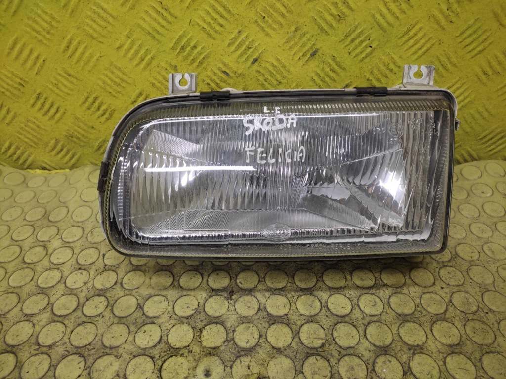 SKODA FELICIA REFLEKTOR light left front 24605500