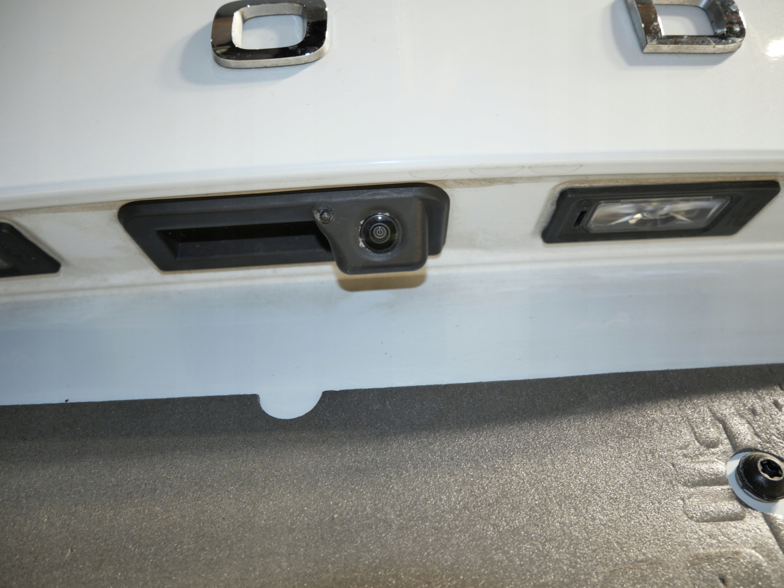 boot door rear boot KAMERA SKODA KODIAQ BIALA