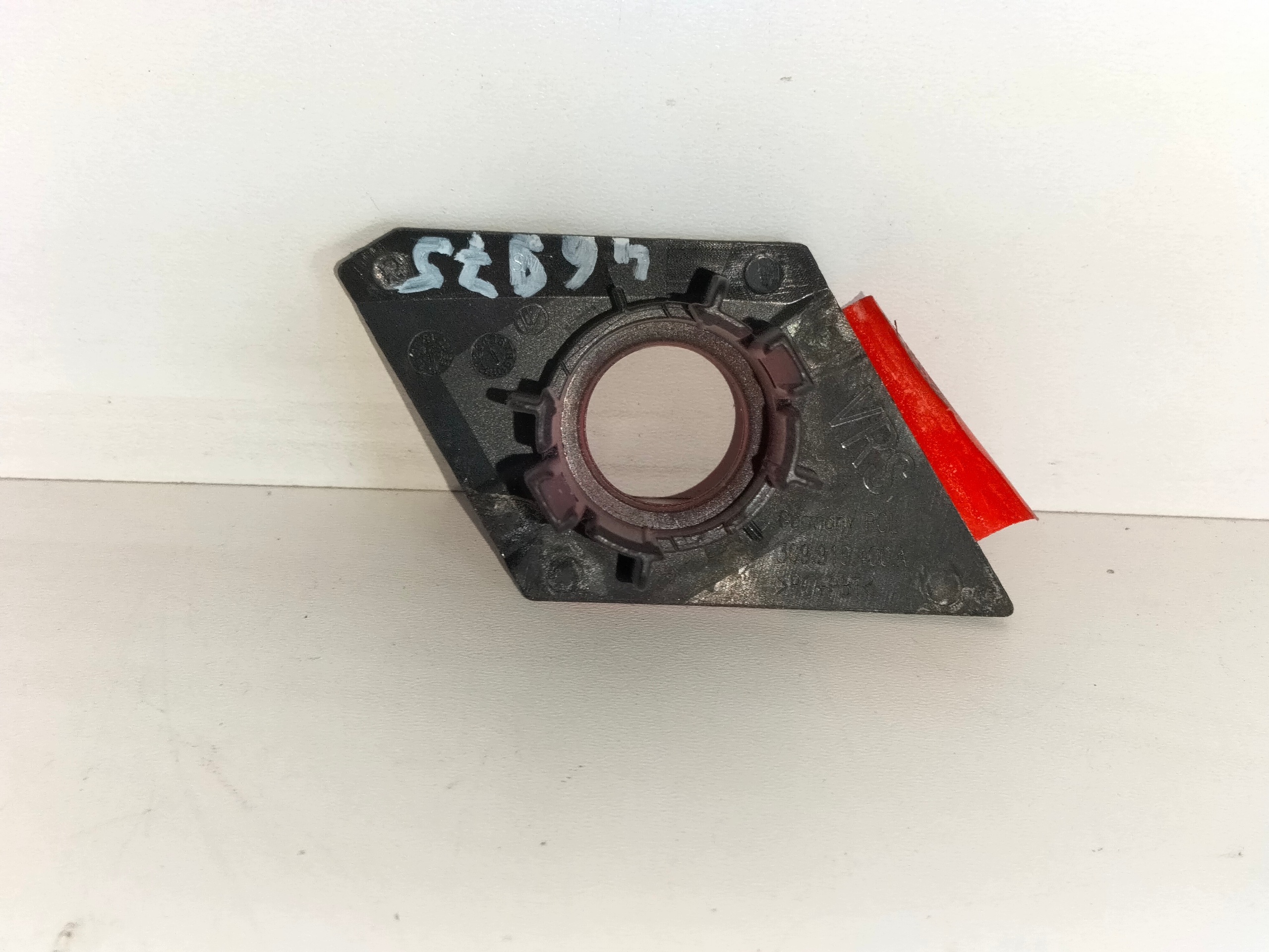 Koszyk staffa sensore PDC Destra VW PASSAT B8 14- KOMBI