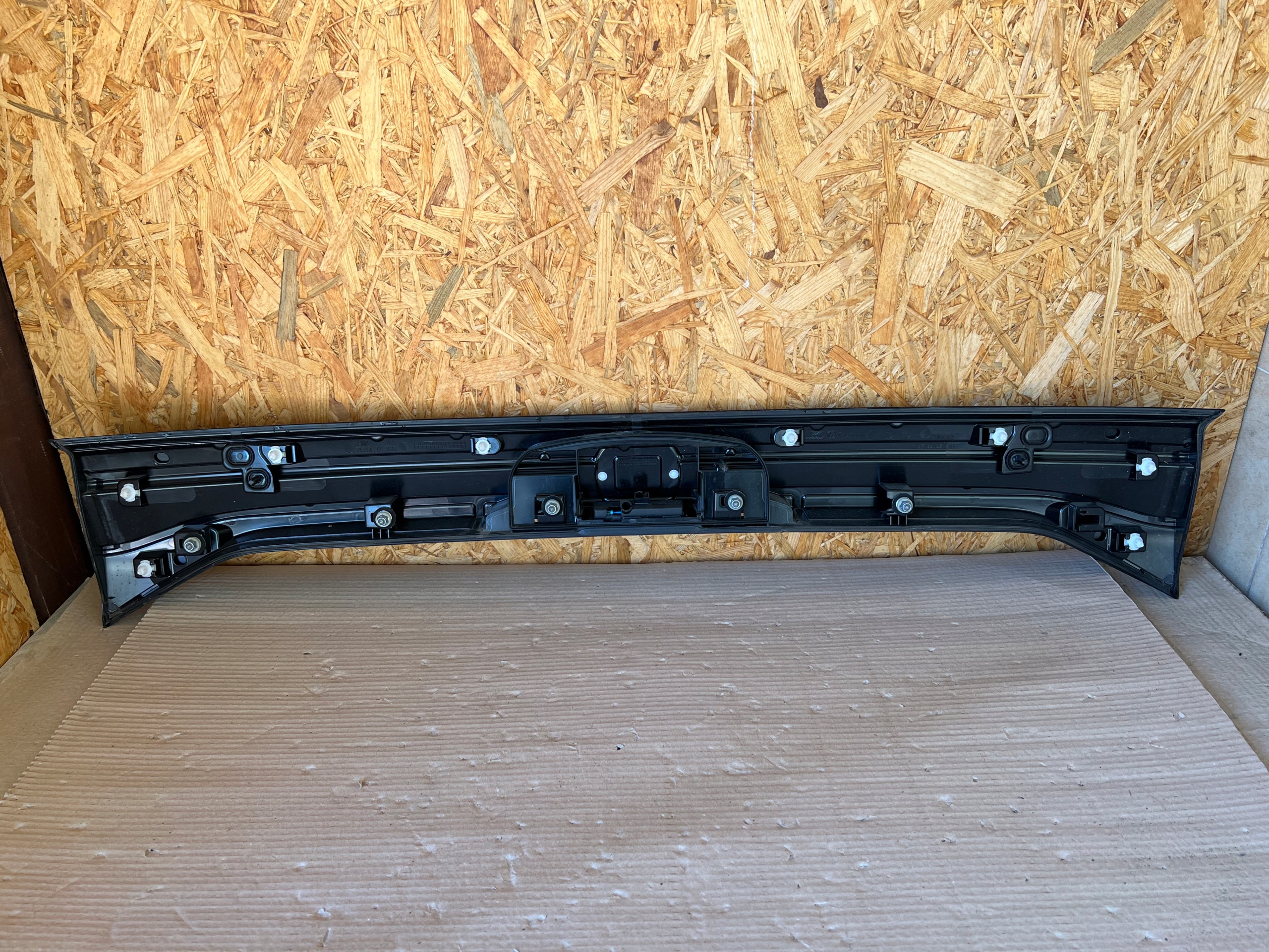 BLENDA KLAPY TYLNA VW T CROSS 2GM Part number 2GM827577E