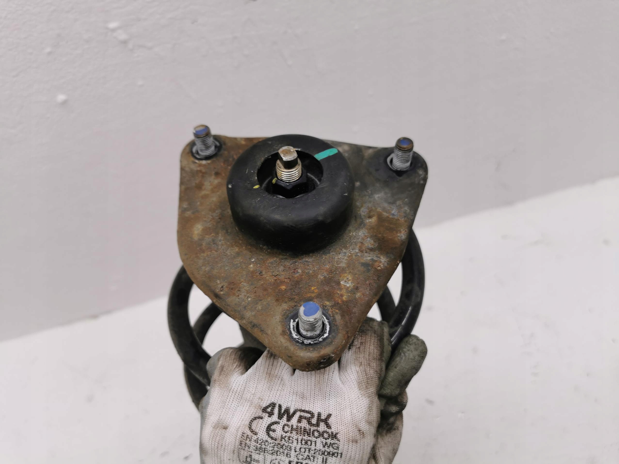shock absorber right front HYUNDAI IX35 54660-2Y360