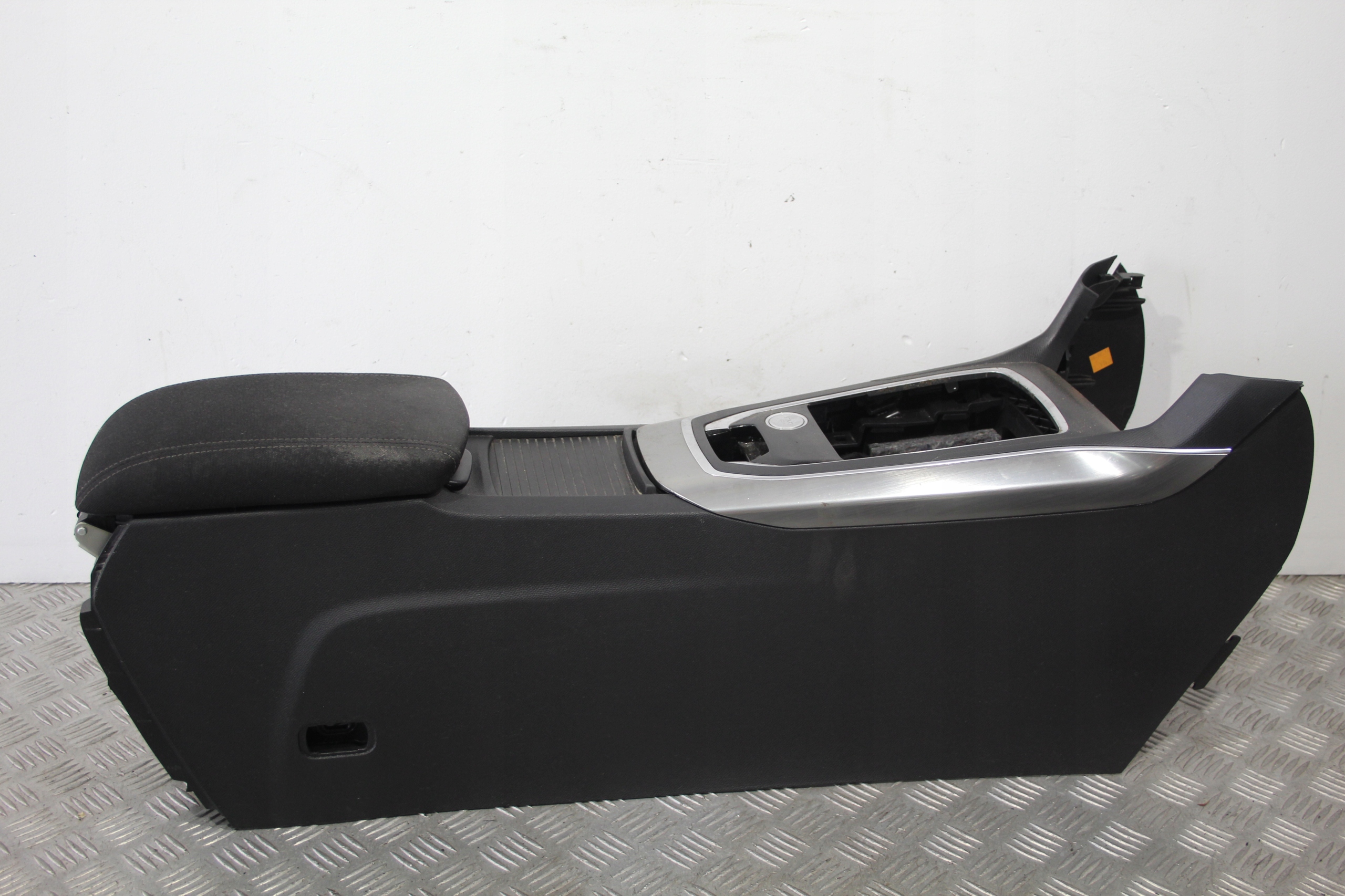 TUNEL central armrest PEUGEOT 308 T9 SW