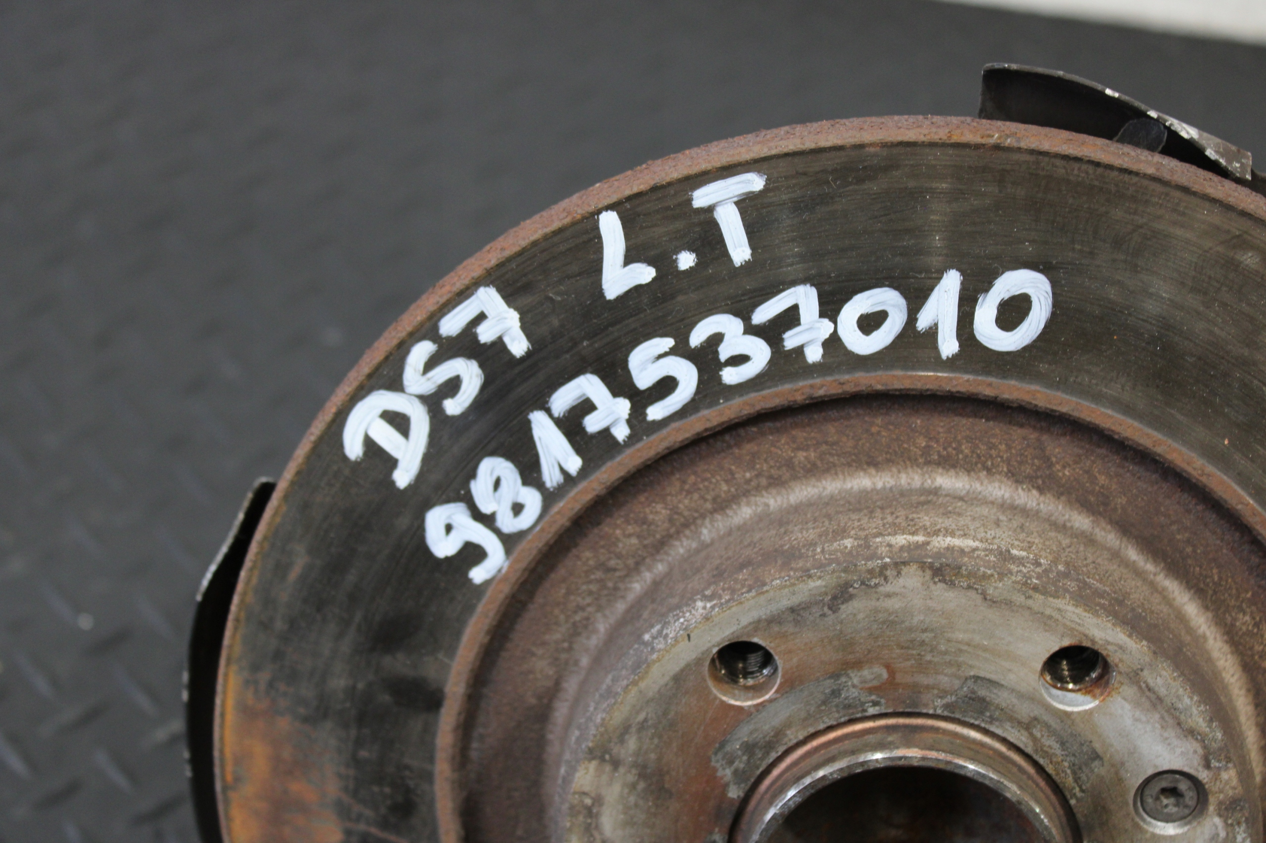 swing left rear part CITROEN DS7 9817537010