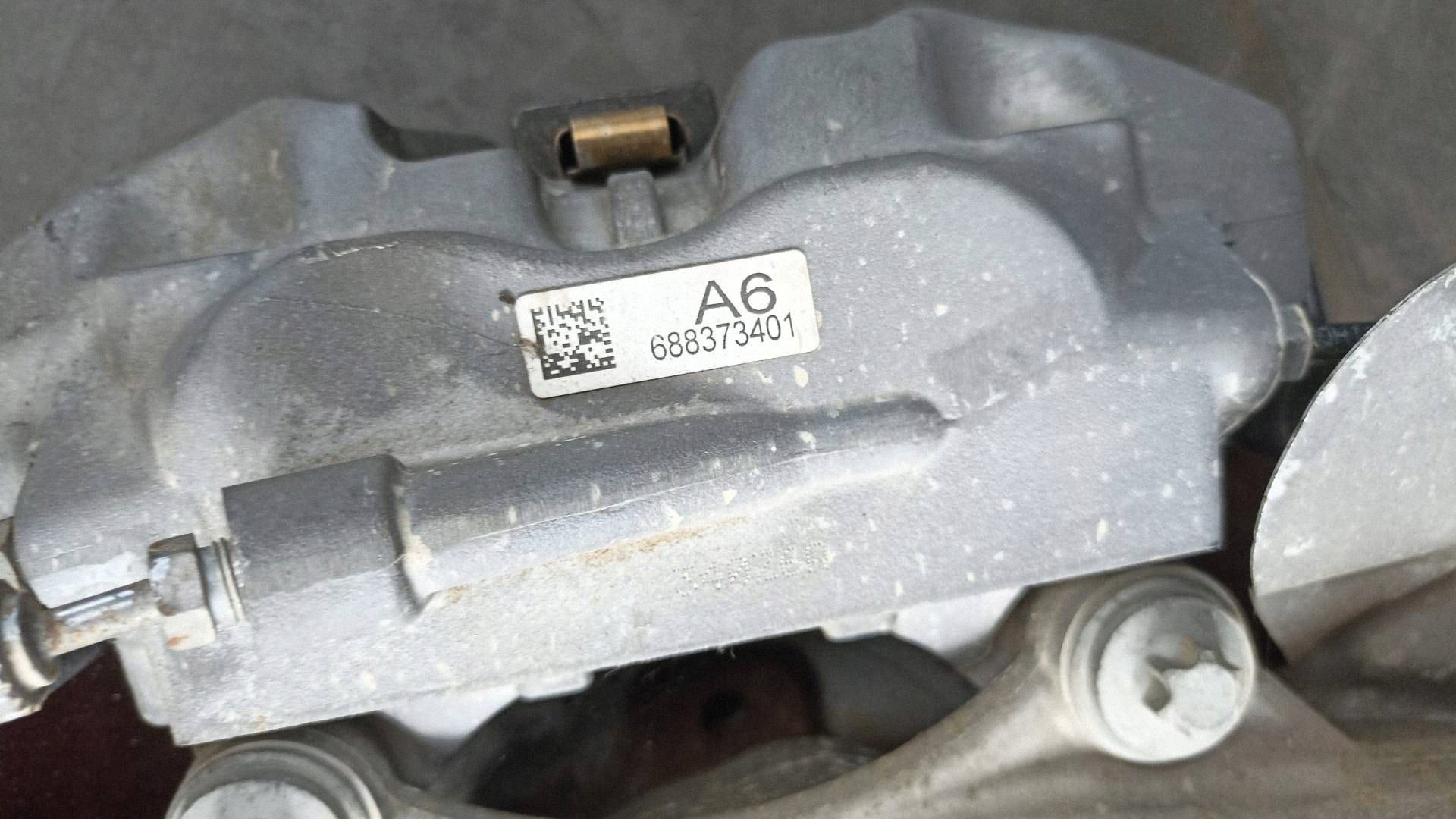 BMW G30 right swing disc caliper 6884386 6883734