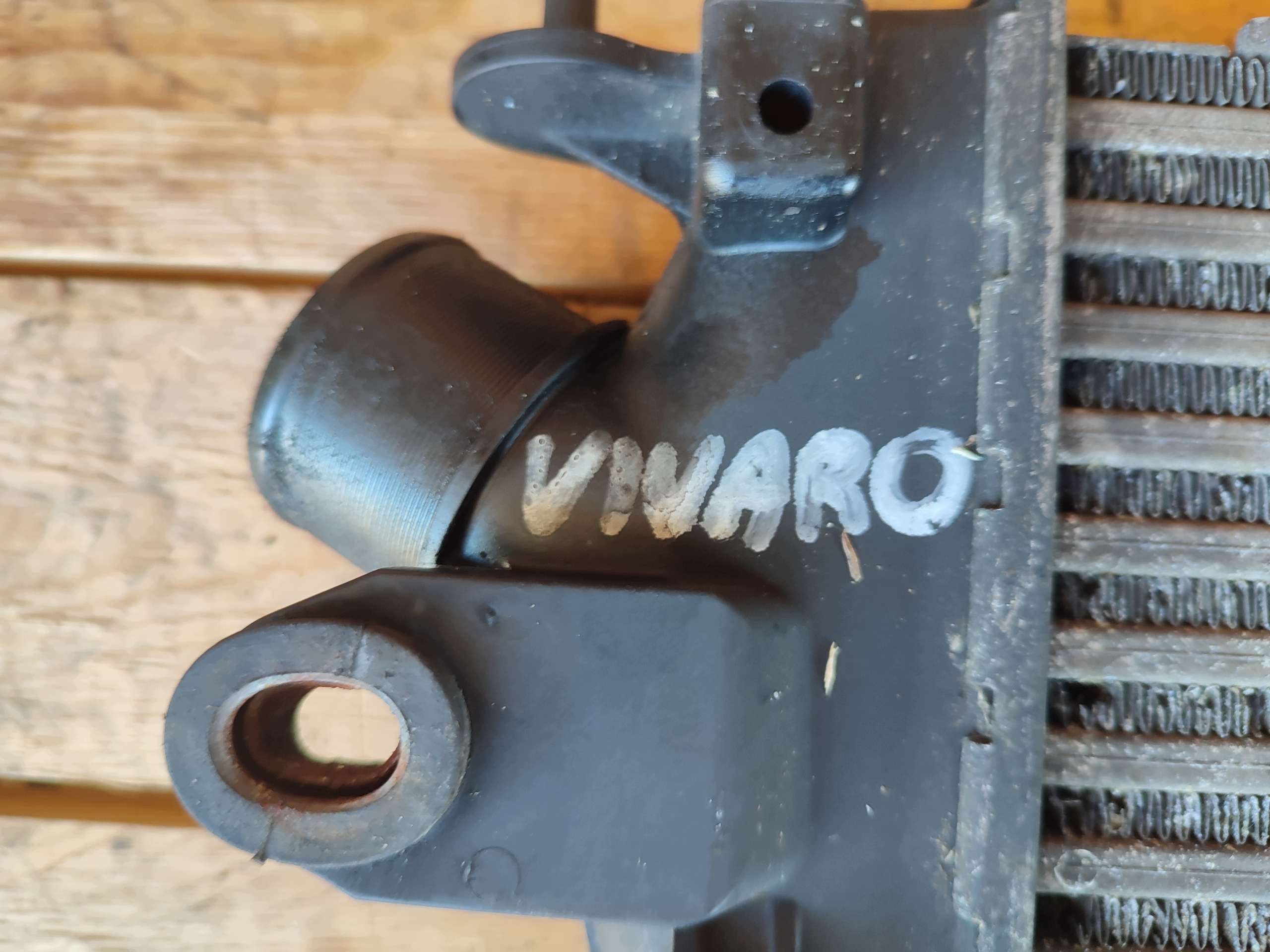Kühler INTERCOOLER TRAFIC II VIVARO A 2.0 DCI 8200411160