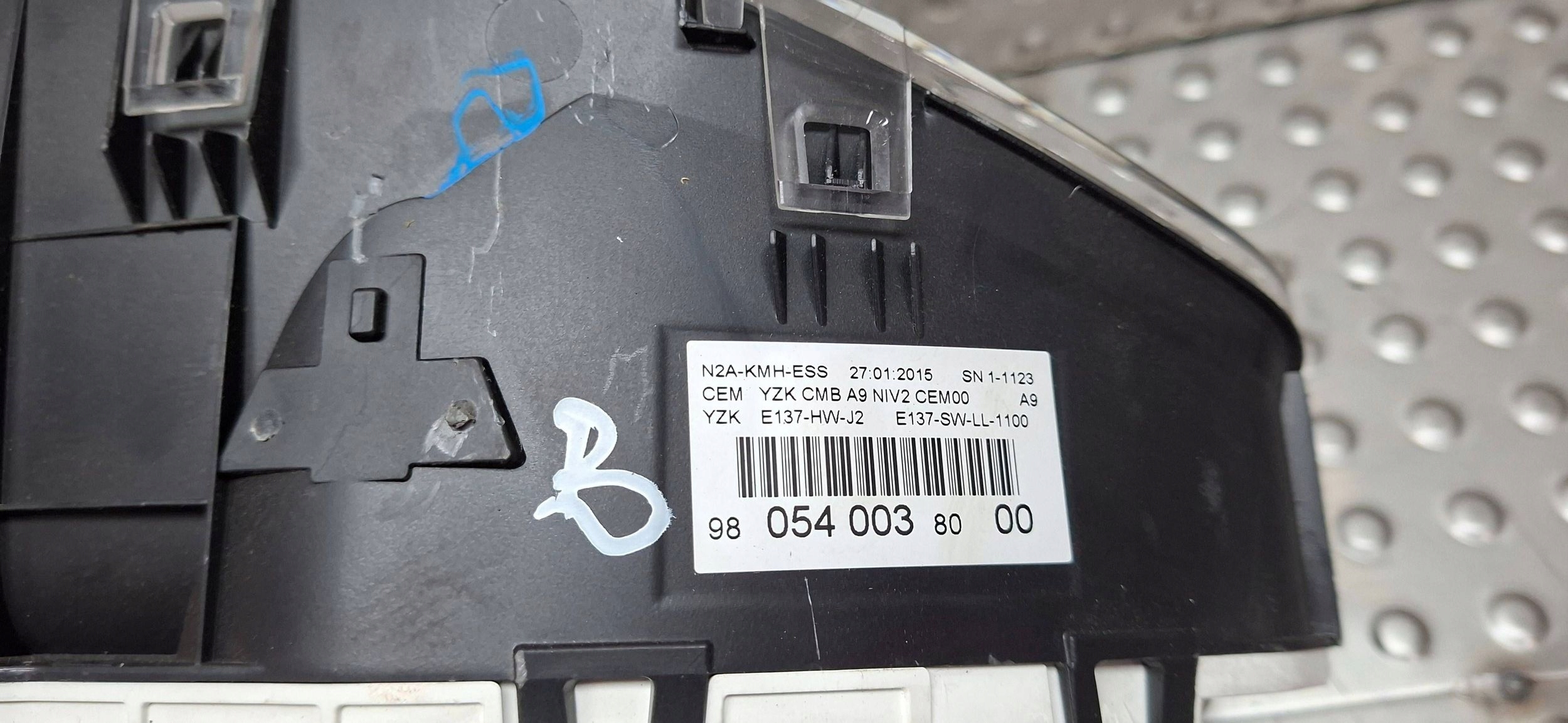 dials 9805400380 PEUGEOT 208 2008 1.2 VTI 2012