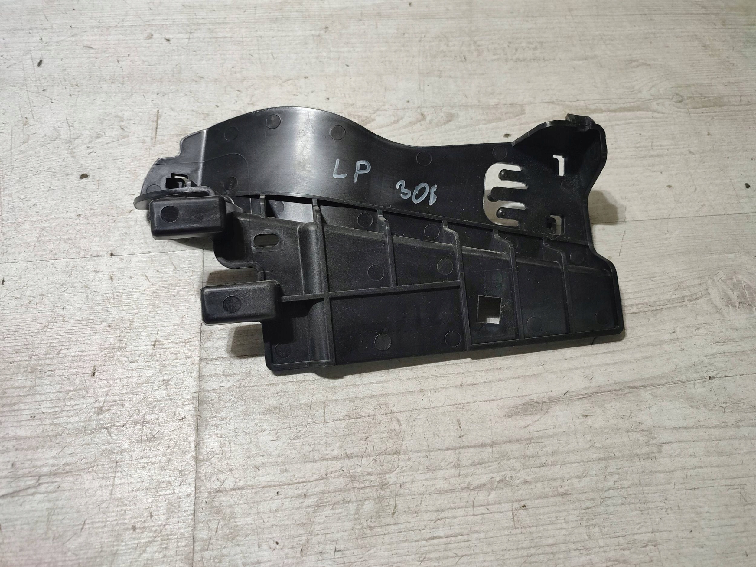 Peugeot 308 2019 front side left bracket holder seat