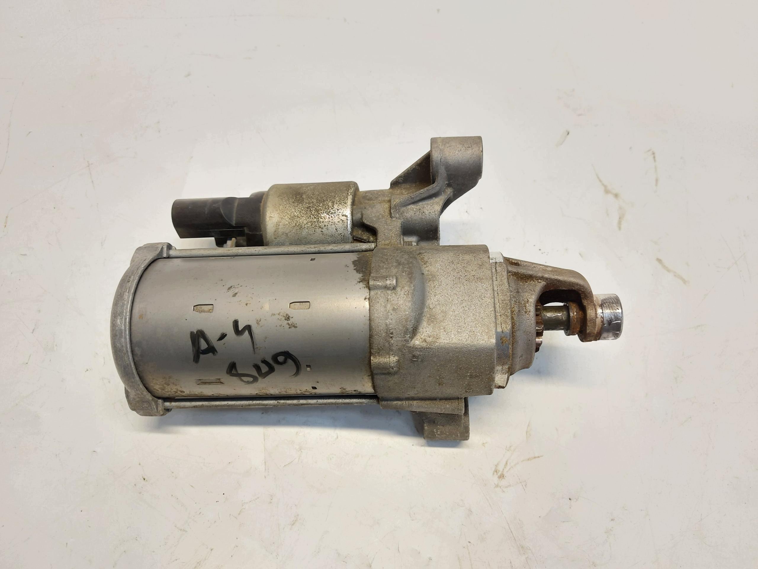 Audi A4 B9 8W LIFT Kombi 8W9 starter 04L911021B