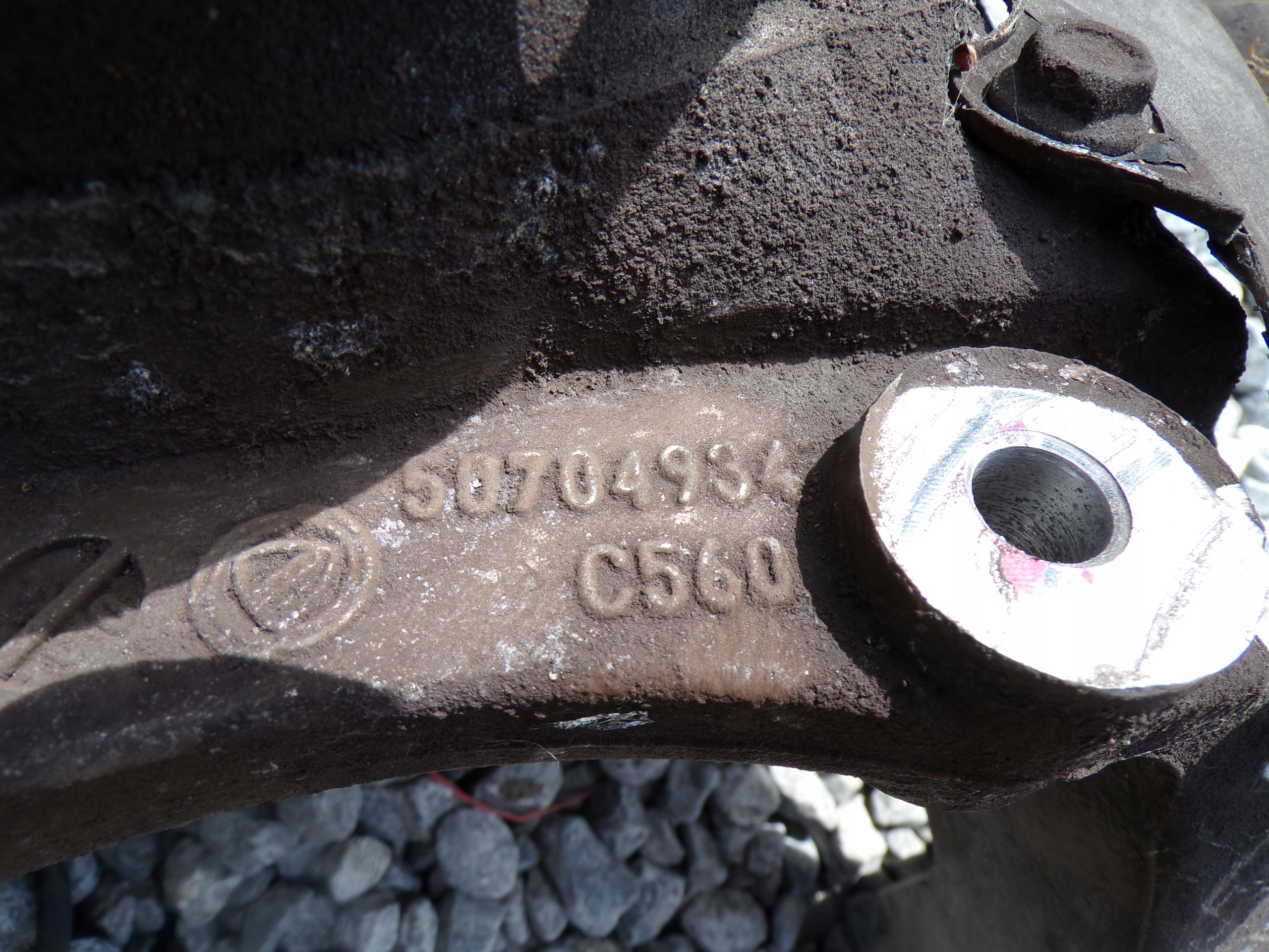 PIASTA ZWROTNICA PRAWA TYLNA ALFA ROMEO 159 BRERA SPIDER 50704934 Numer katalogowy części 50704934