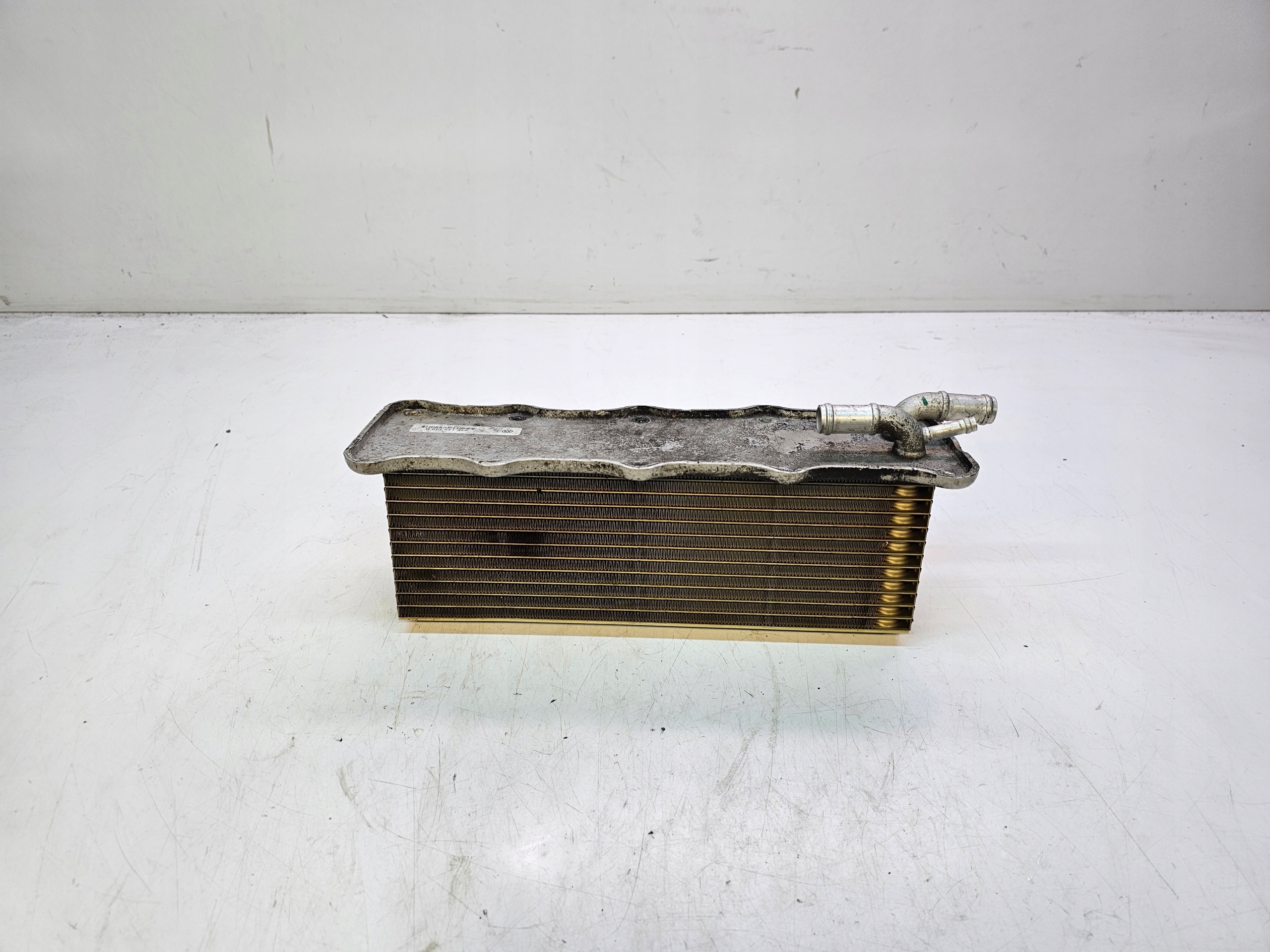 RADIATORE / RAFFREDDATORE DOLADOWANIA AUDI A3 8V VW 1.4 TFSI 04E145749B