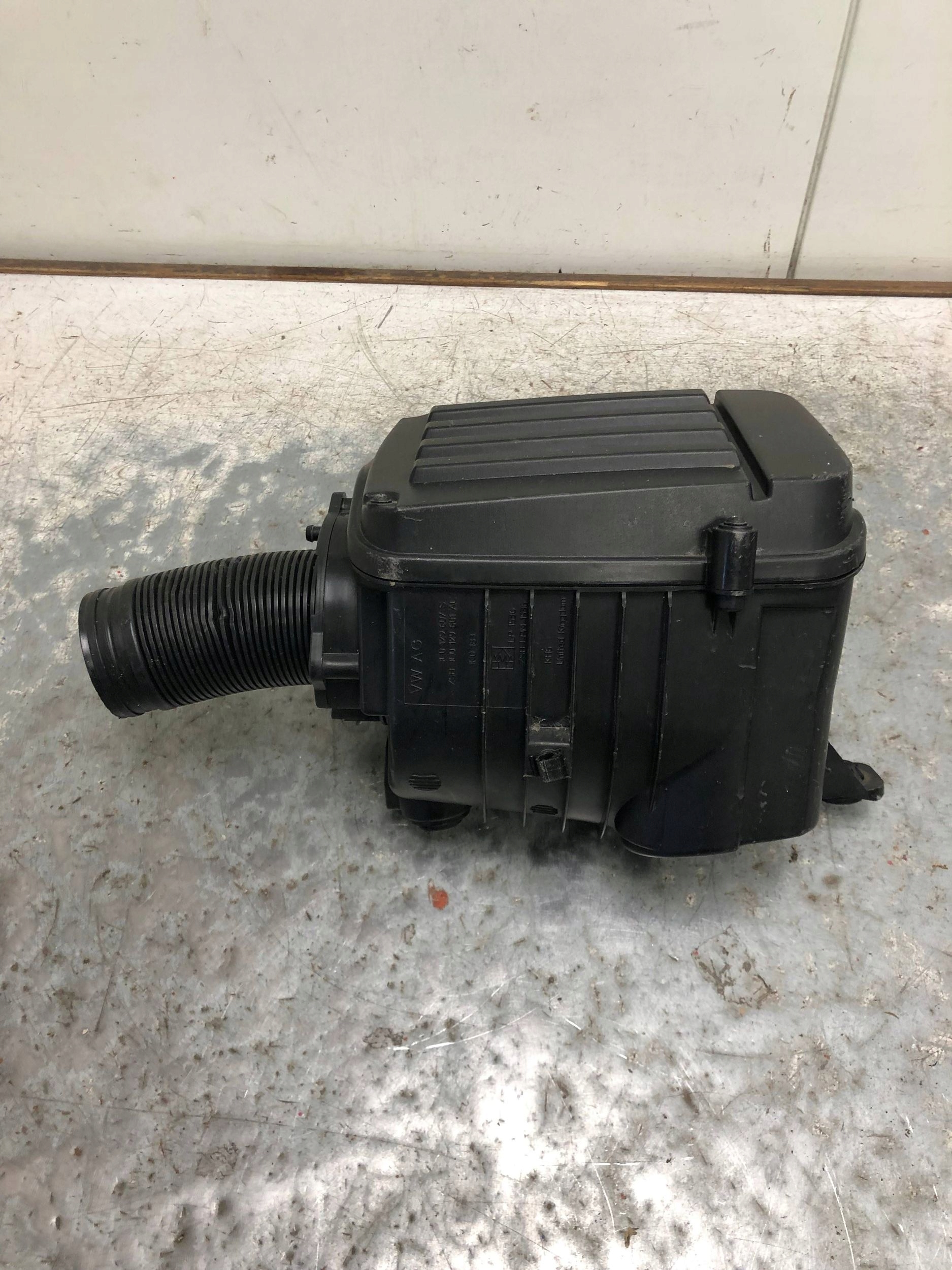 Gehäuse filter luft VW PASSAT B6 3C0129607S