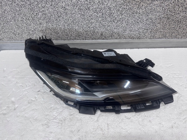 light right Tesla 3 LIFT Highland Full Led 2025