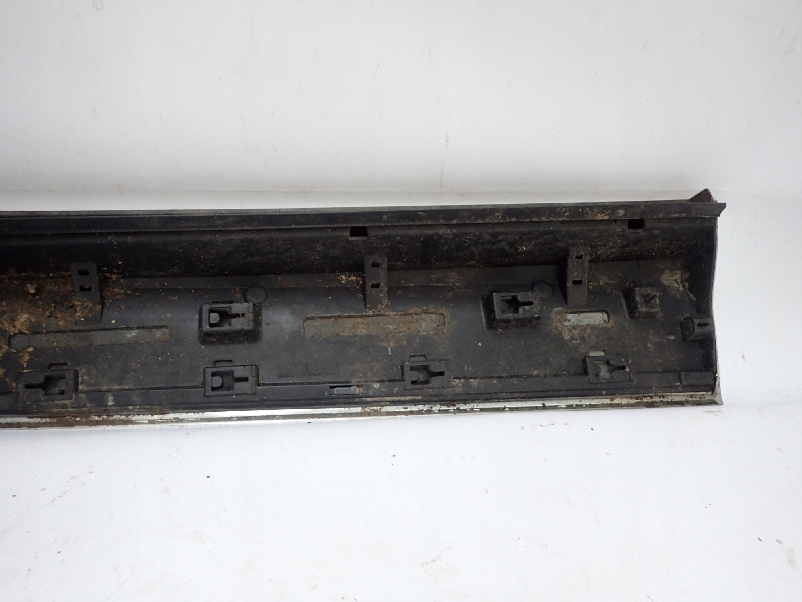 VW TIGUAN II 5NA R LINE moulding for door left front front 5NA854939B
