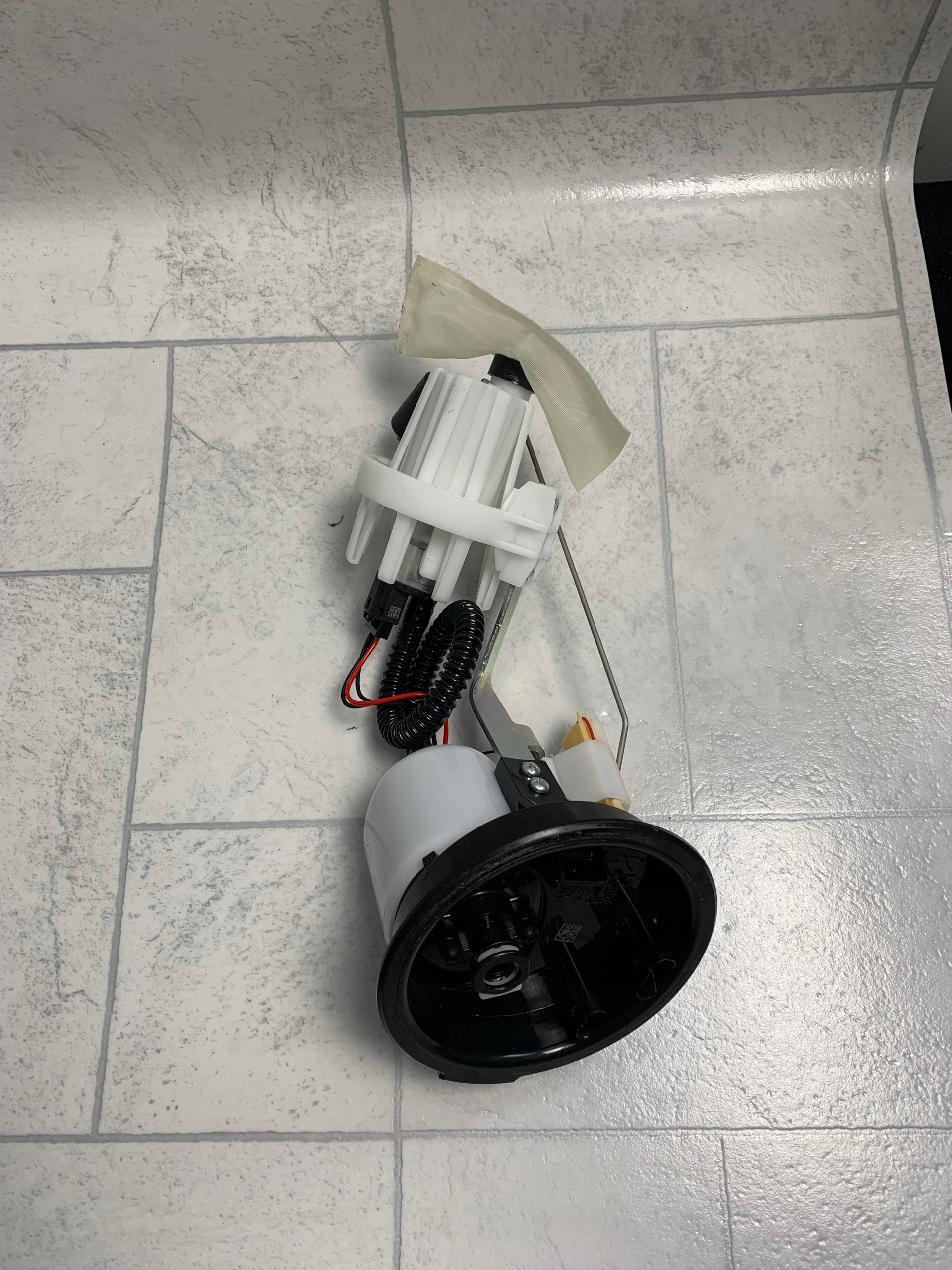 16 14 - Топливный насос BMW R 1250 GS