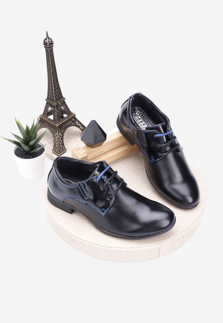 CZARNE BUTY CHŁOPIĘCE WIZYTOWE PÓŁBUTY ELEGANCKIE NA KOMUNIĘ LAKIEORWANE Marka Inna marka