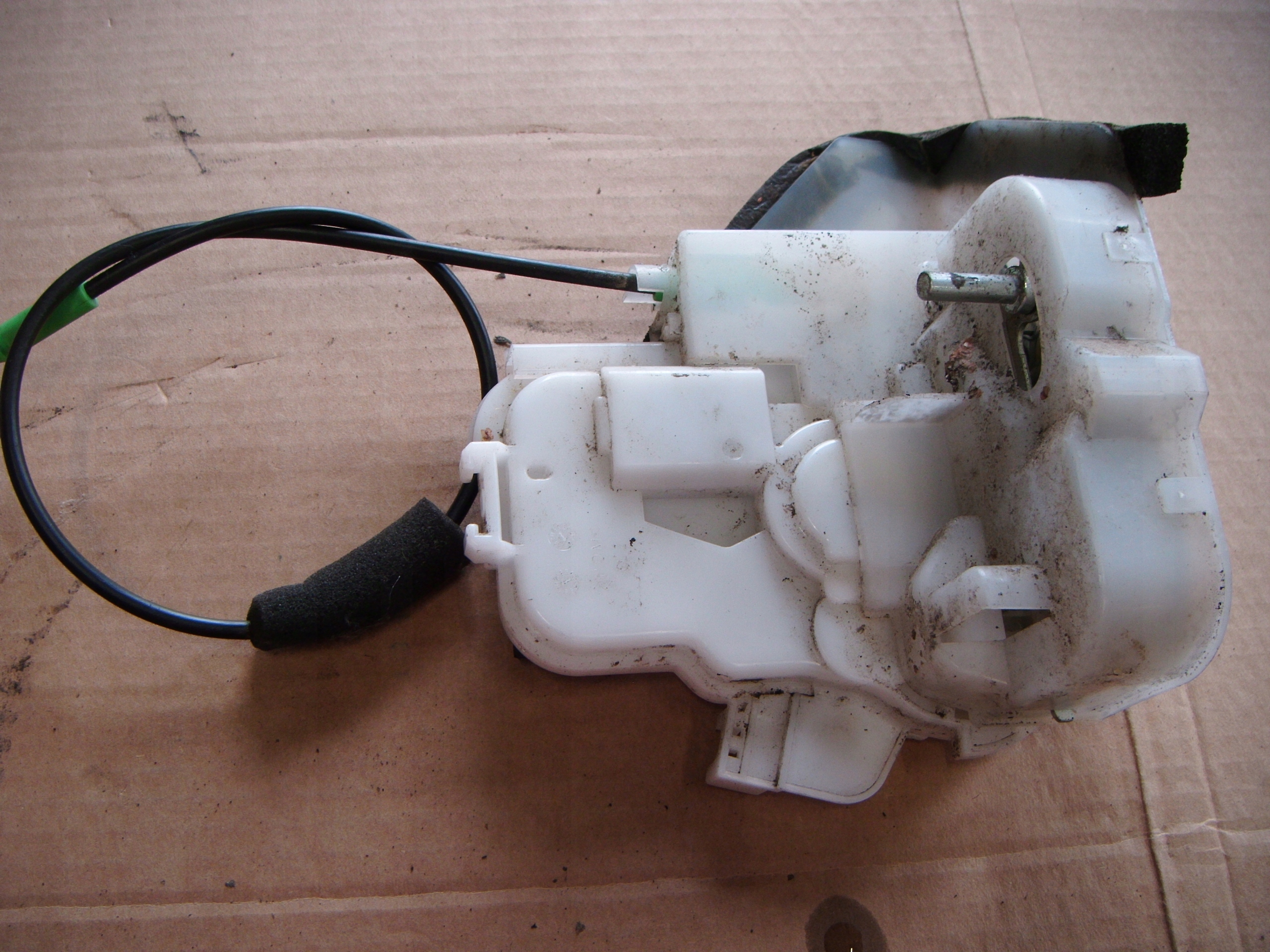 SUBARU IMPREZA III GH HB ZAMEK Z DRZWI L T 2PIN